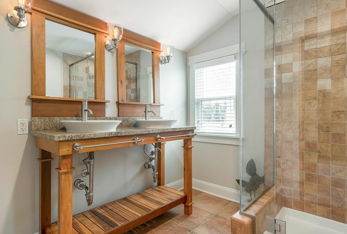 1892 Wyandotte Rd, Columbus OH 43212-1033 exterior