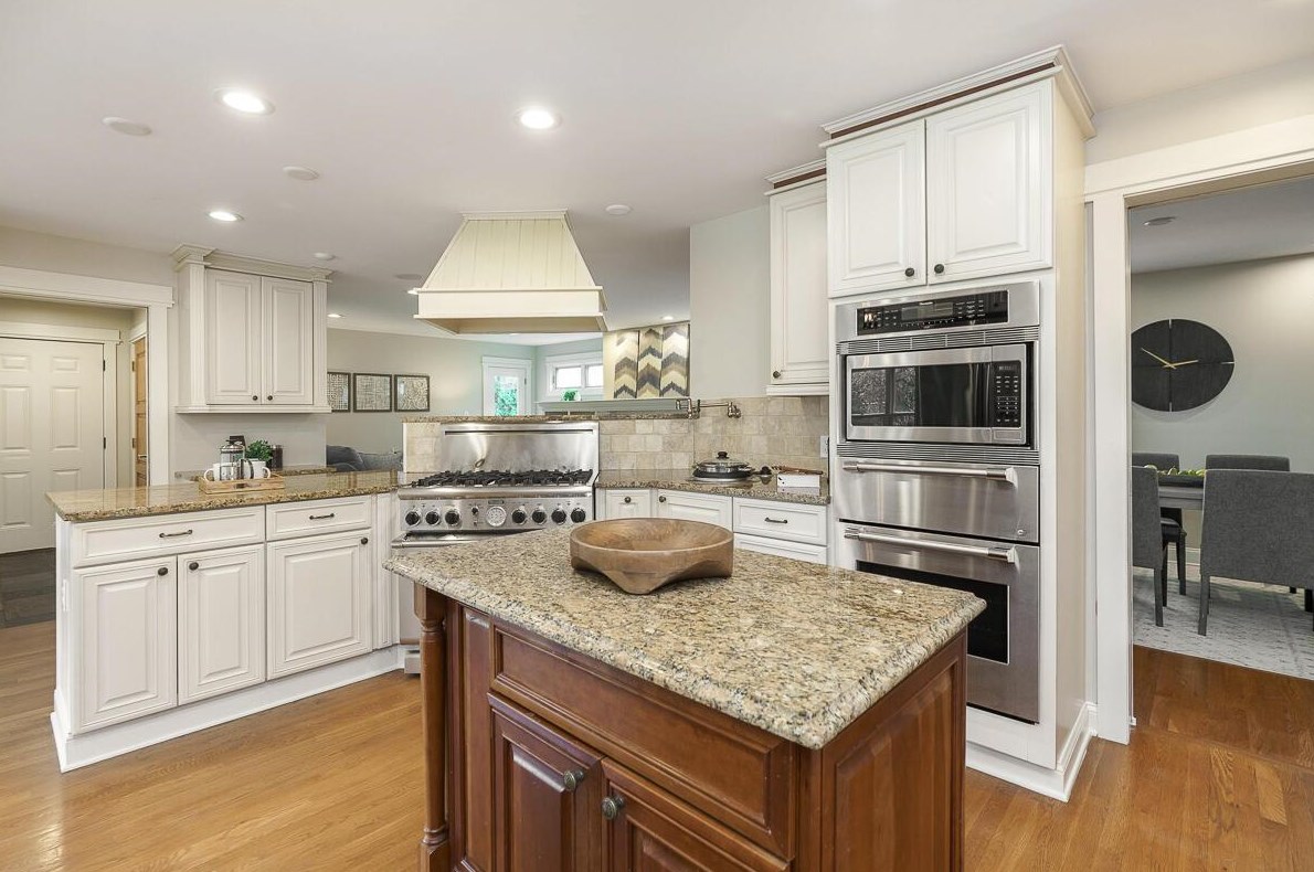 1892 Wyandotte Rd, Columbus OH 43212-1033 exterior