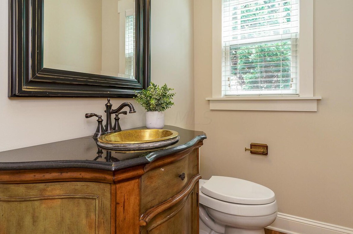 1892 Wyandotte Rd, Columbus OH 43212-1033 exterior