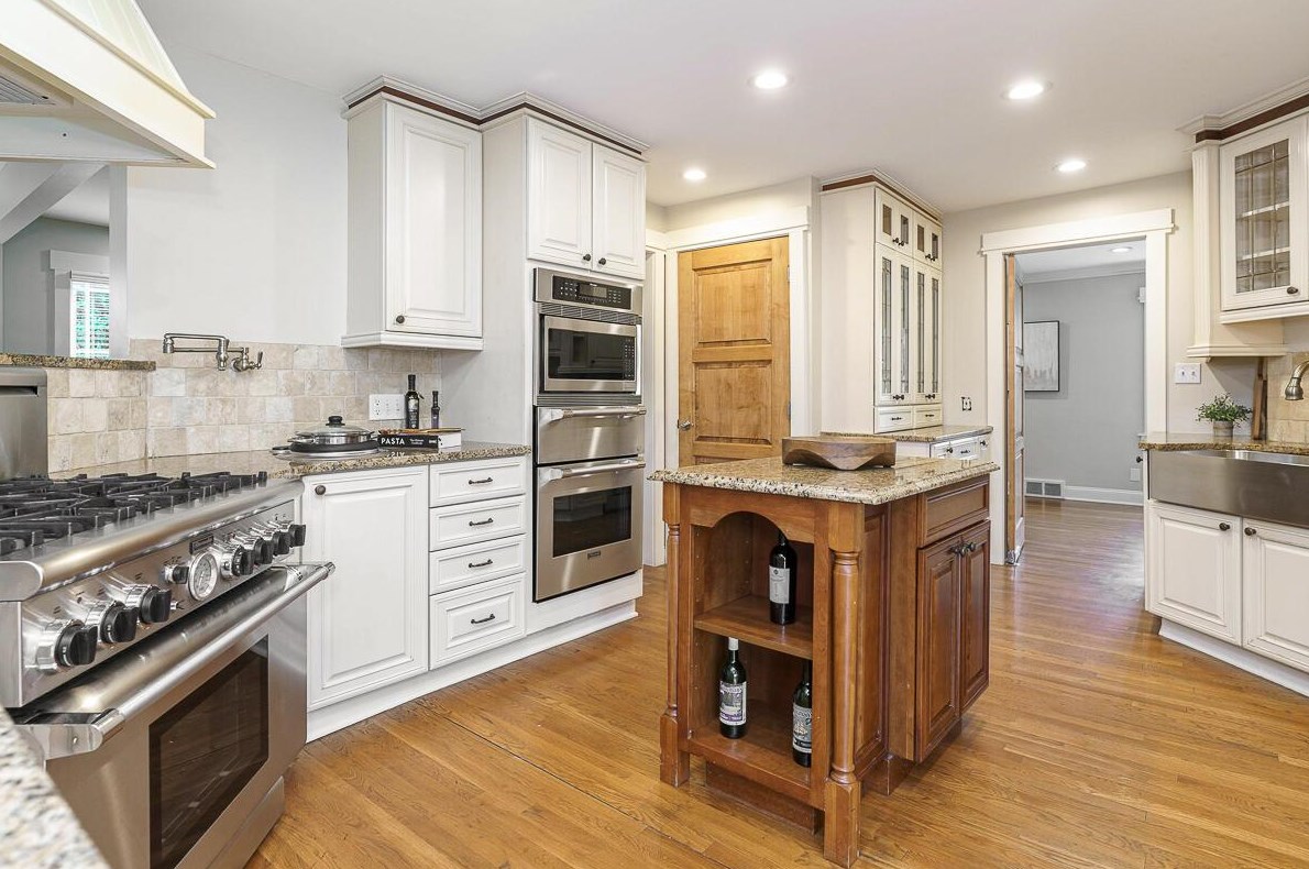 1892 Wyandotte Rd, Columbus OH 43212-1033 exterior