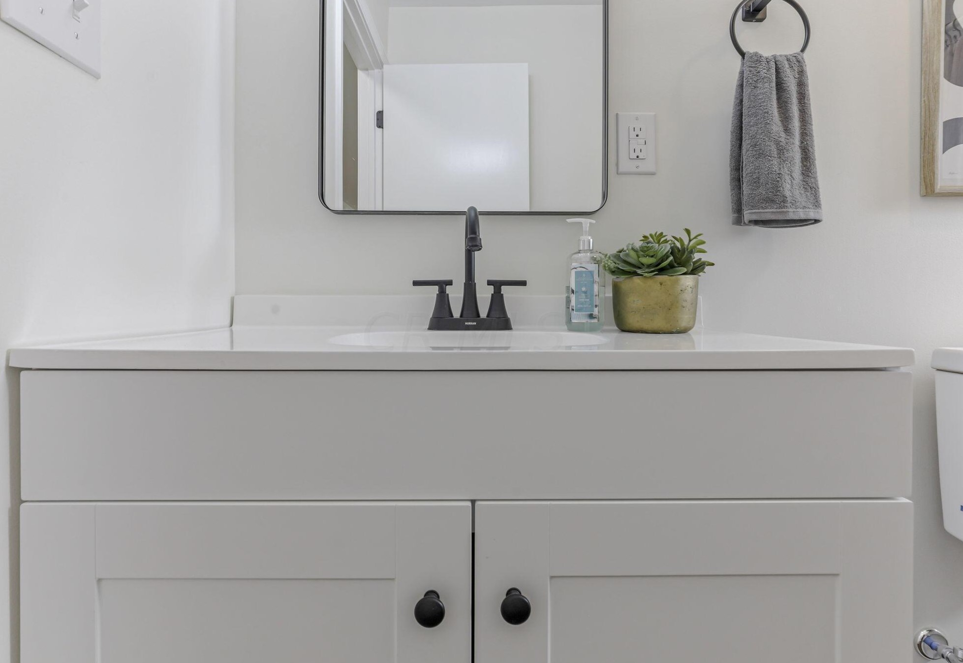 5378 Mountville Ave, Columbus OH  43232-4719 exterior