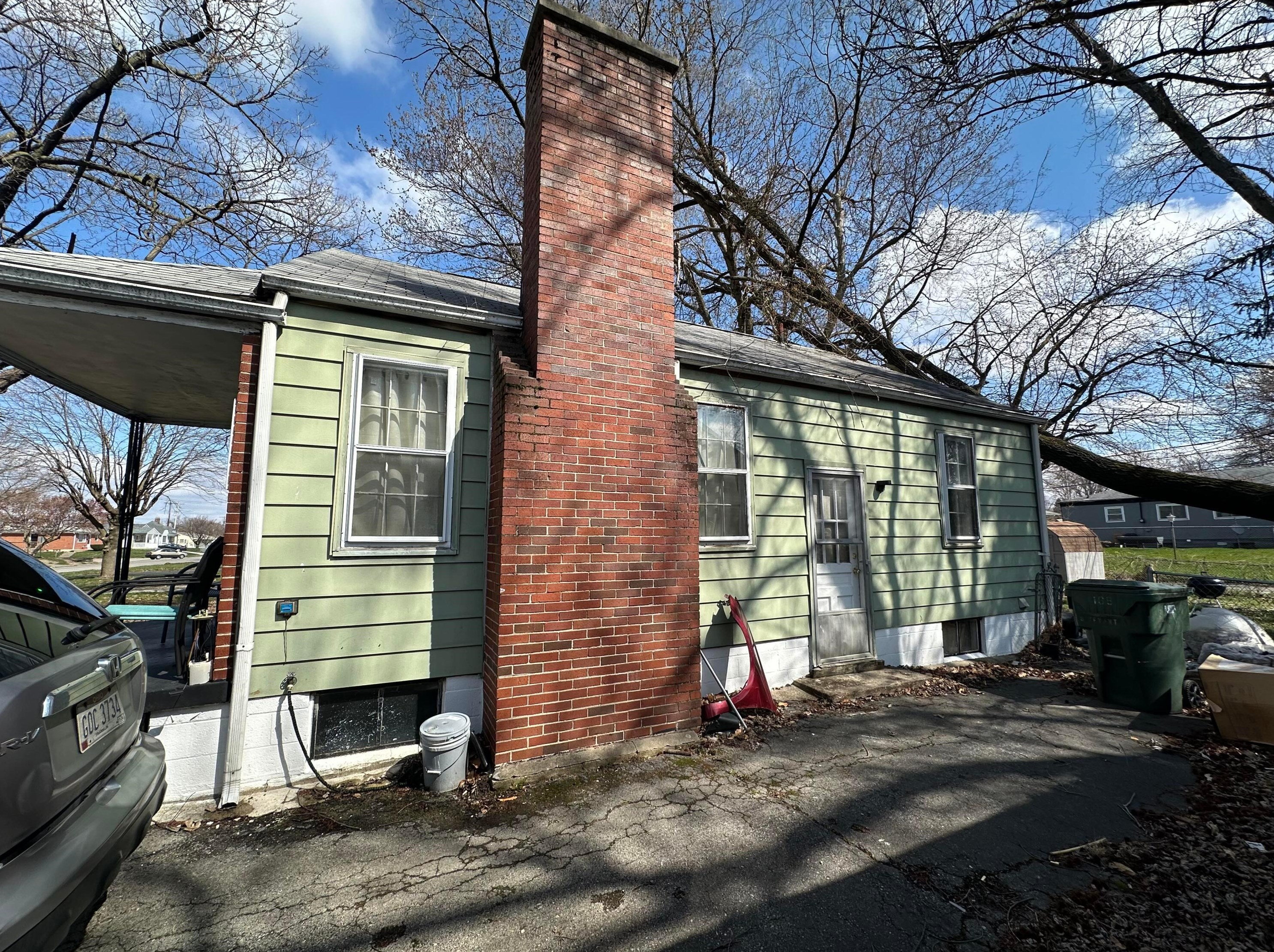 168 Weyant Ave, Columbus OH 43213-1640 exterior