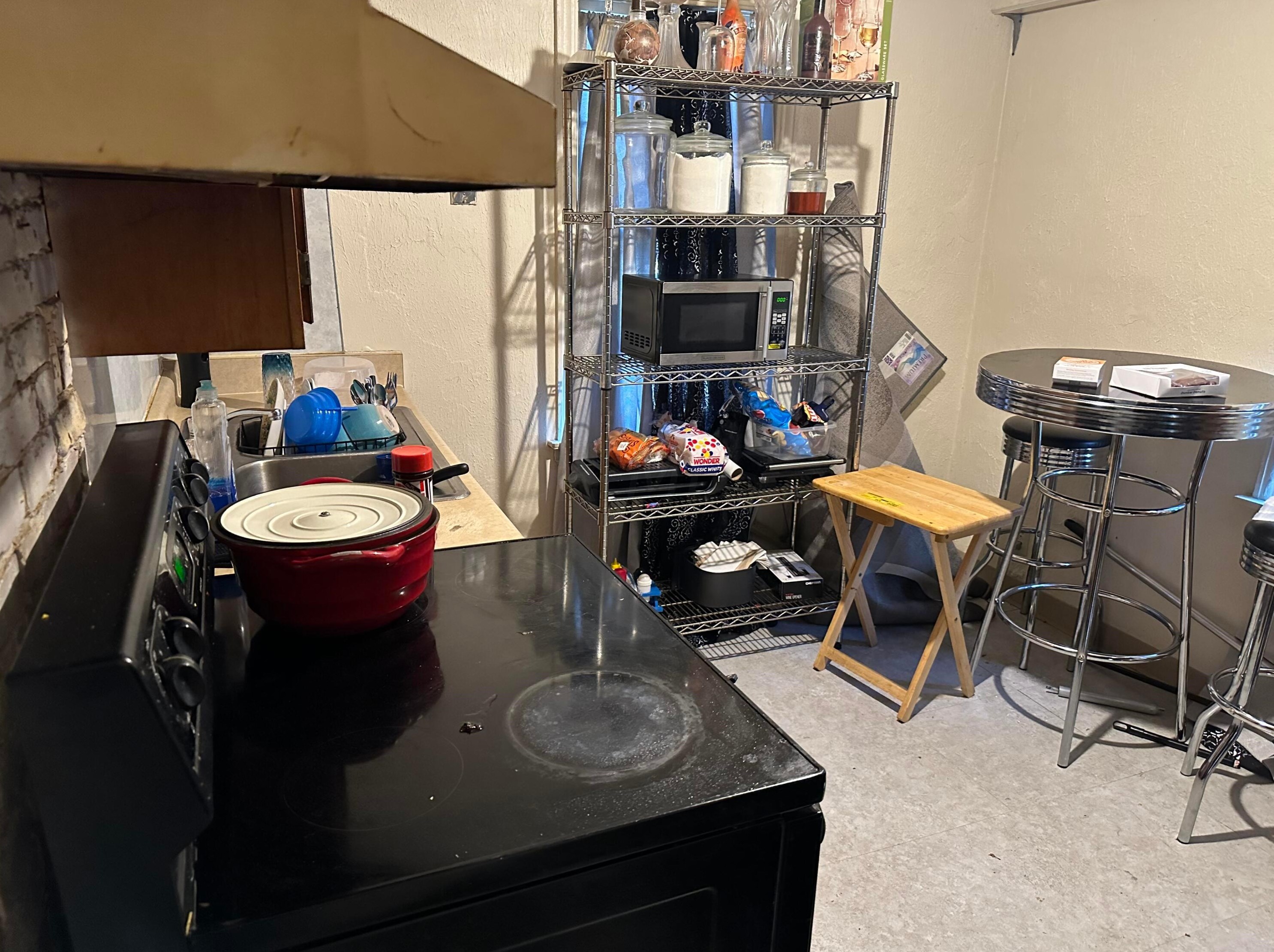 168 Weyant Ave, Columbus OH 43213-1640 exterior