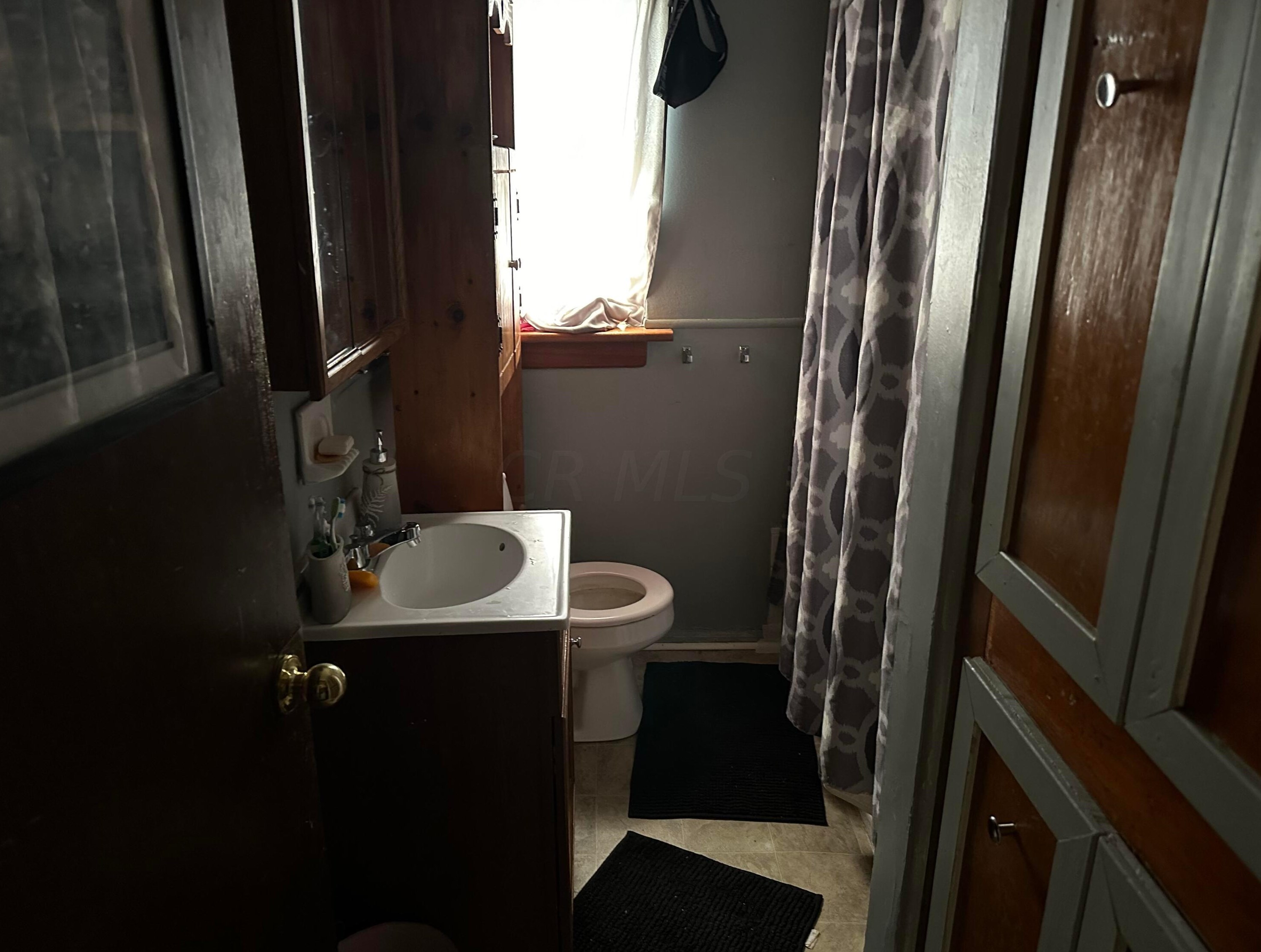 2710 Woodland Ave, Columbus OH 43219-2151 exterior