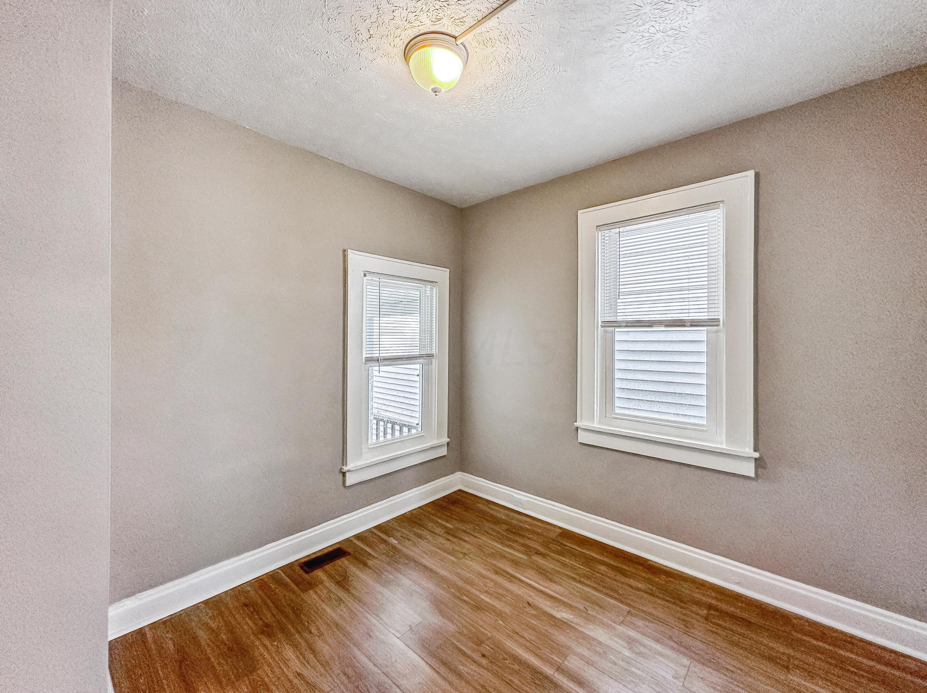 358 Oakley Ave, Columbus OH 43204-3101 exterior