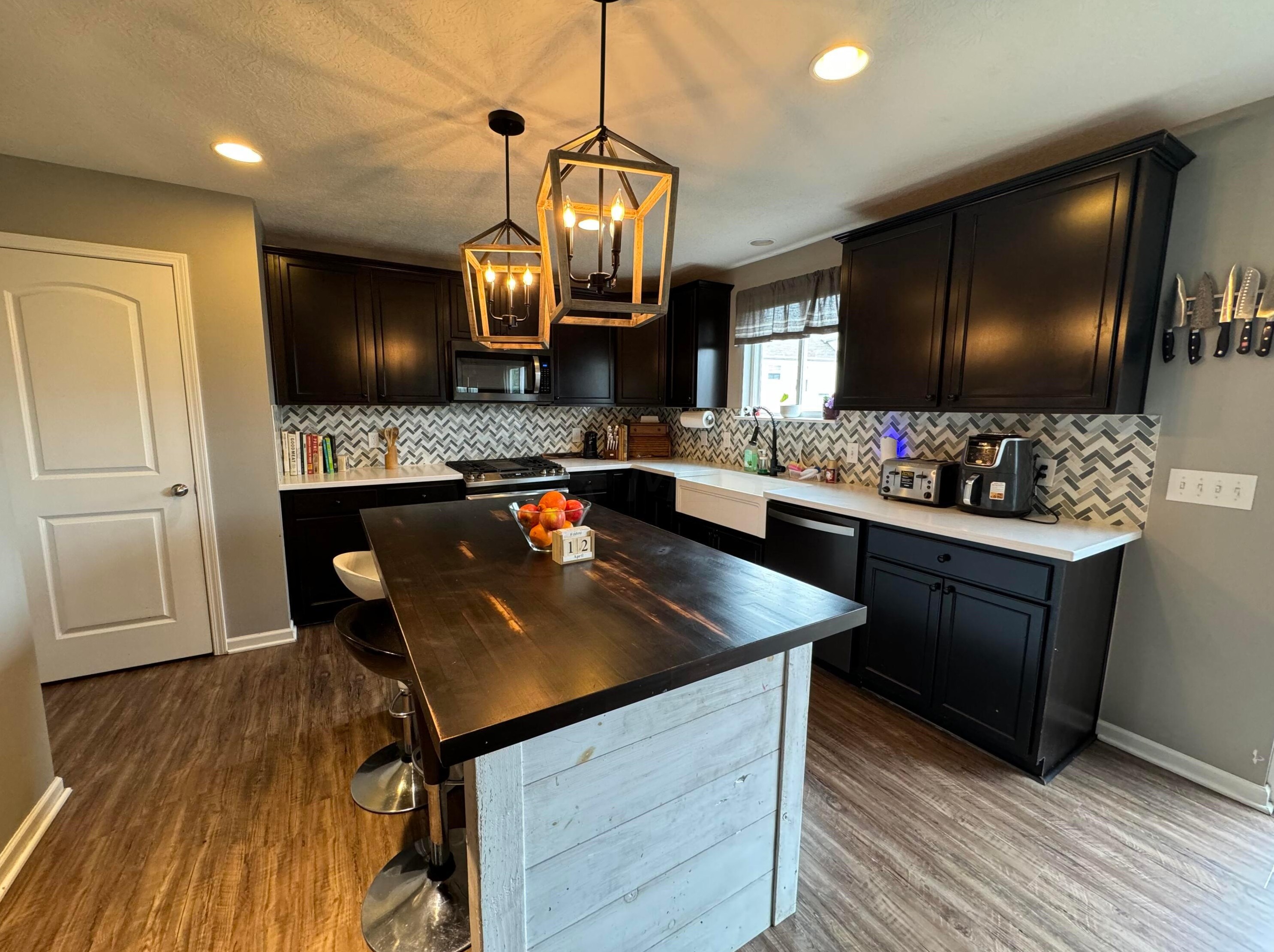 3938 Snowshoe Ave, Darbydale OH  43123-1198 exterior