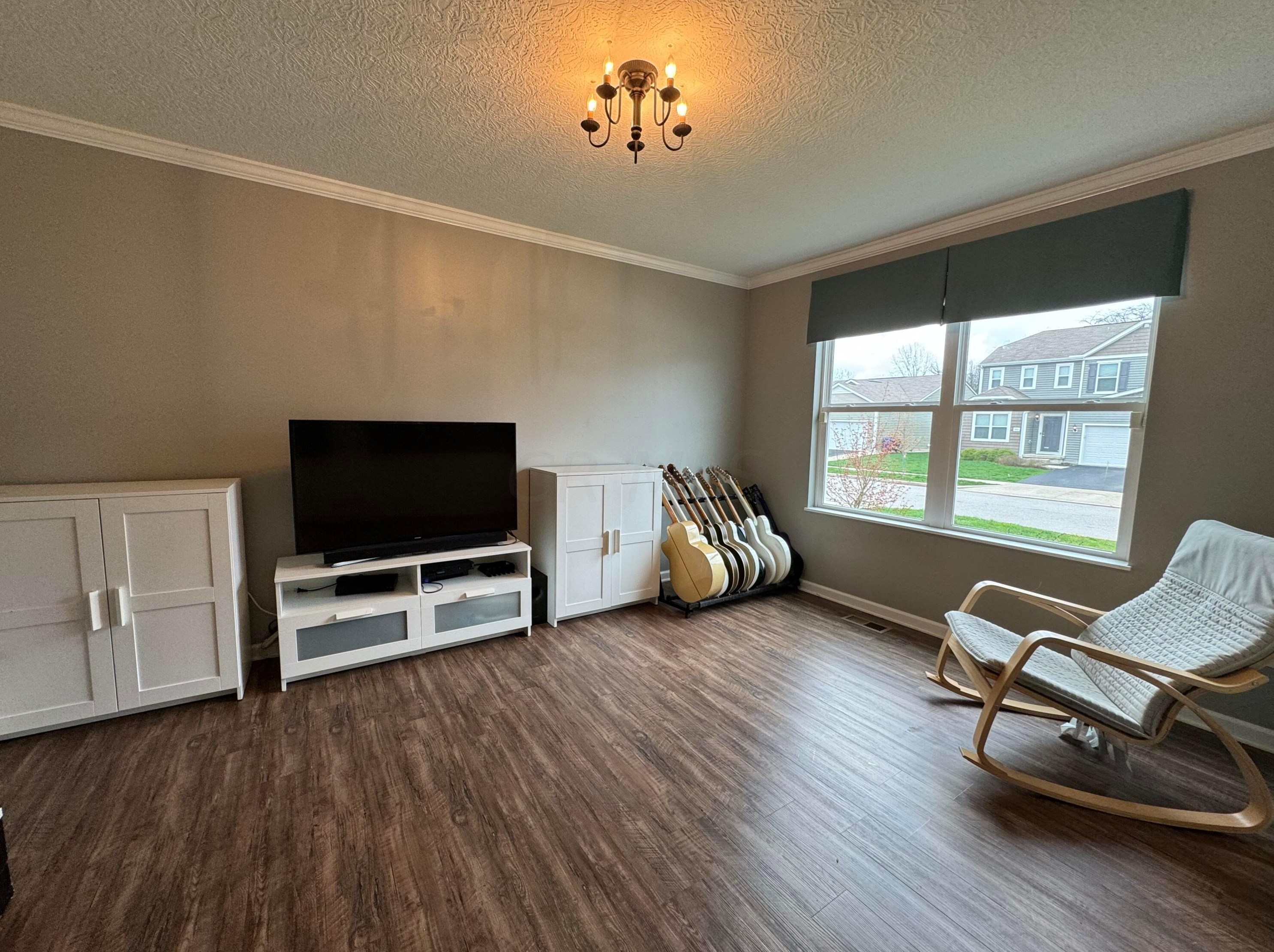 3938 Snowshoe Ave, Darbydale OH  43123-1198 exterior