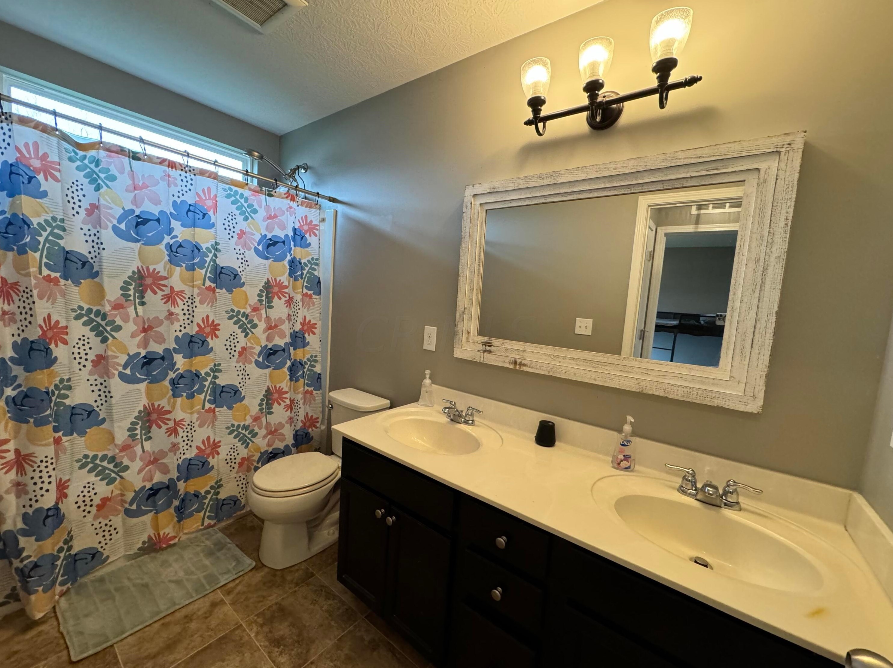 3938 Snowshoe Ave, Darbydale OH  43123-1198 exterior