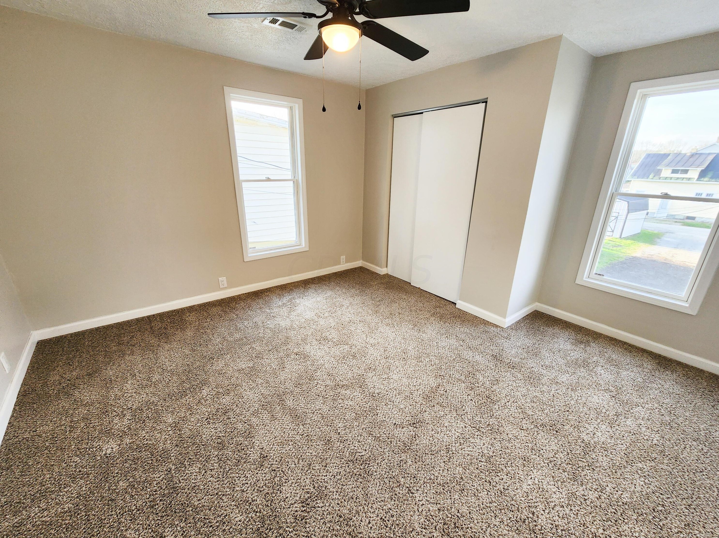 711 Wheeling St, Lancaster OH 43130-3630 exterior