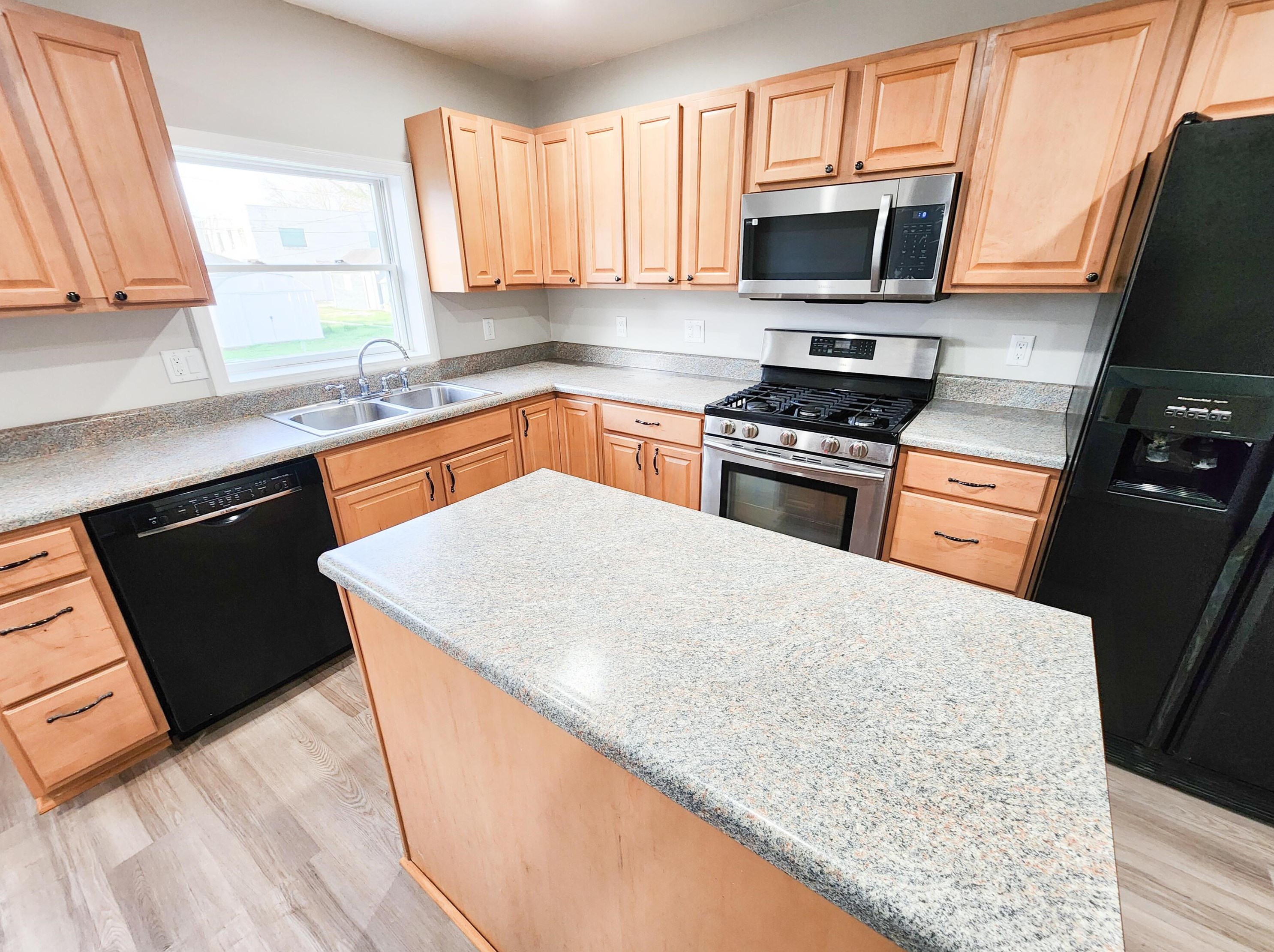 711 Wheeling St, Lancaster OH 43130-3630 exterior