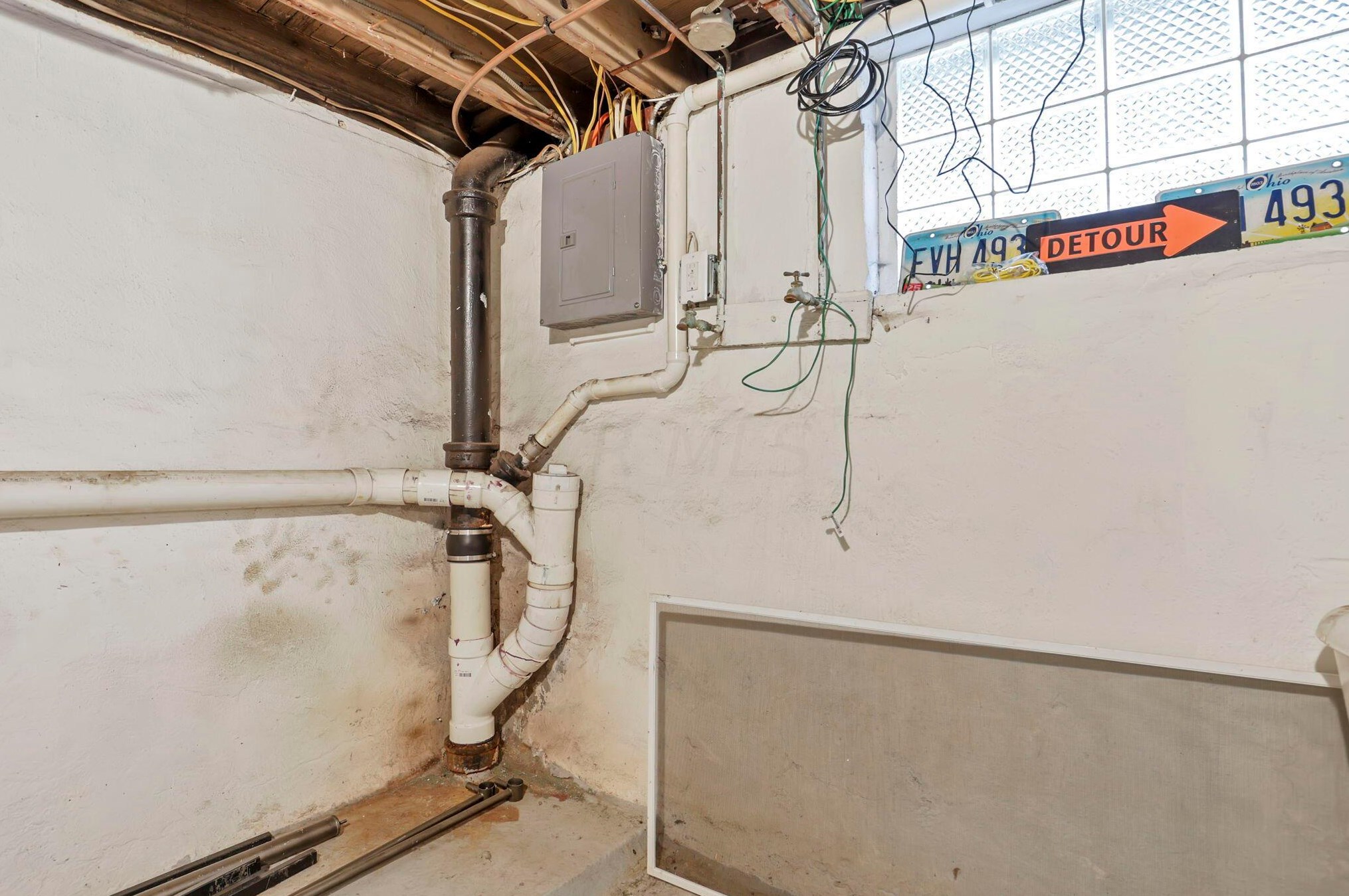 221 Markison Ave, Columbus OH  43207-1132 exterior