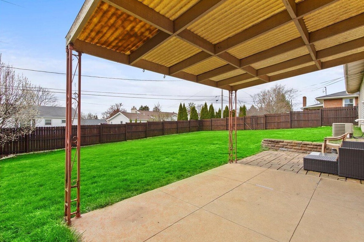 112 Organ St, Bellefontaine OH  43311-2722 exterior