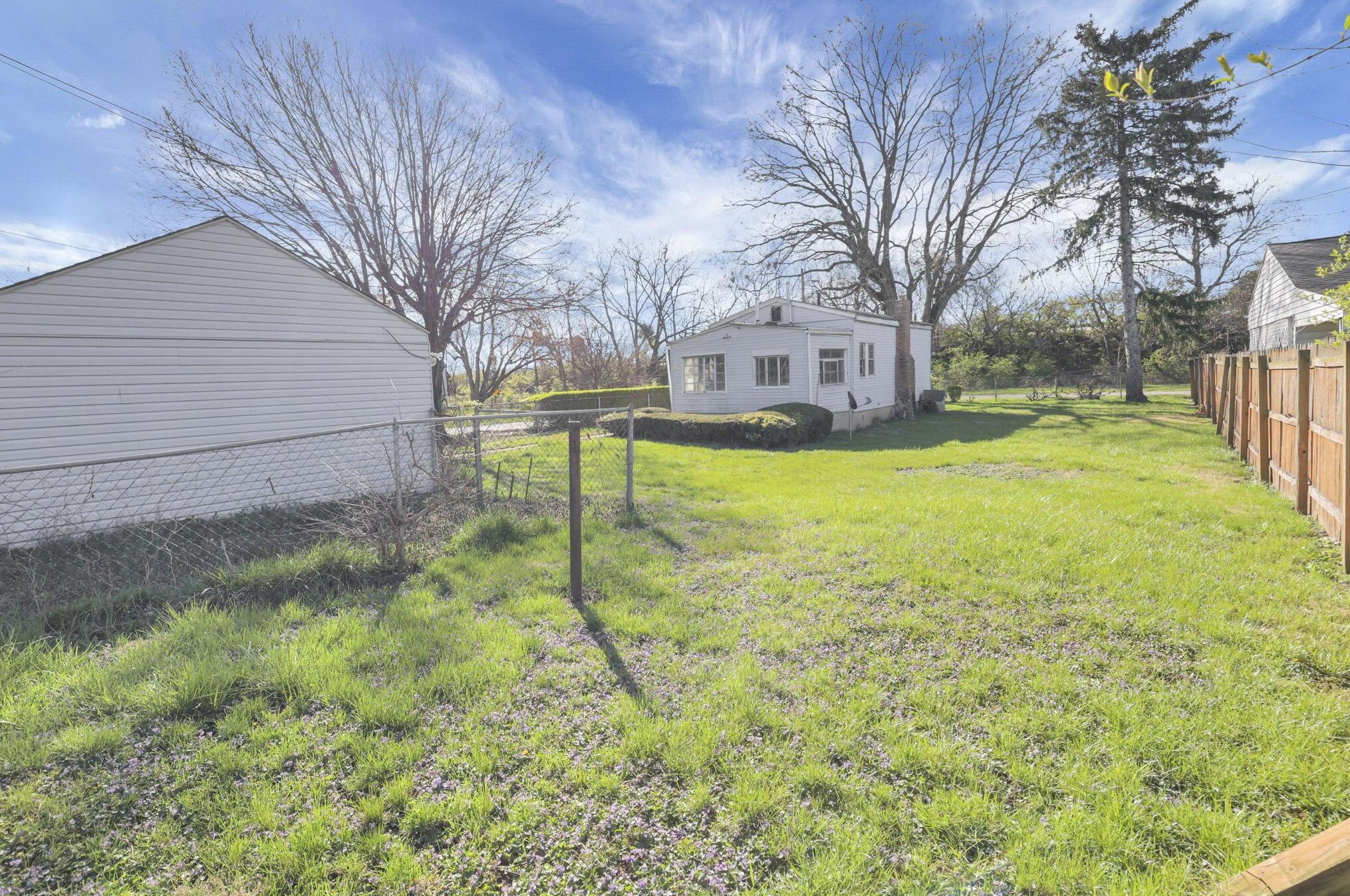 992 Thomas Ave, Columbus OH  43223-1553 exterior