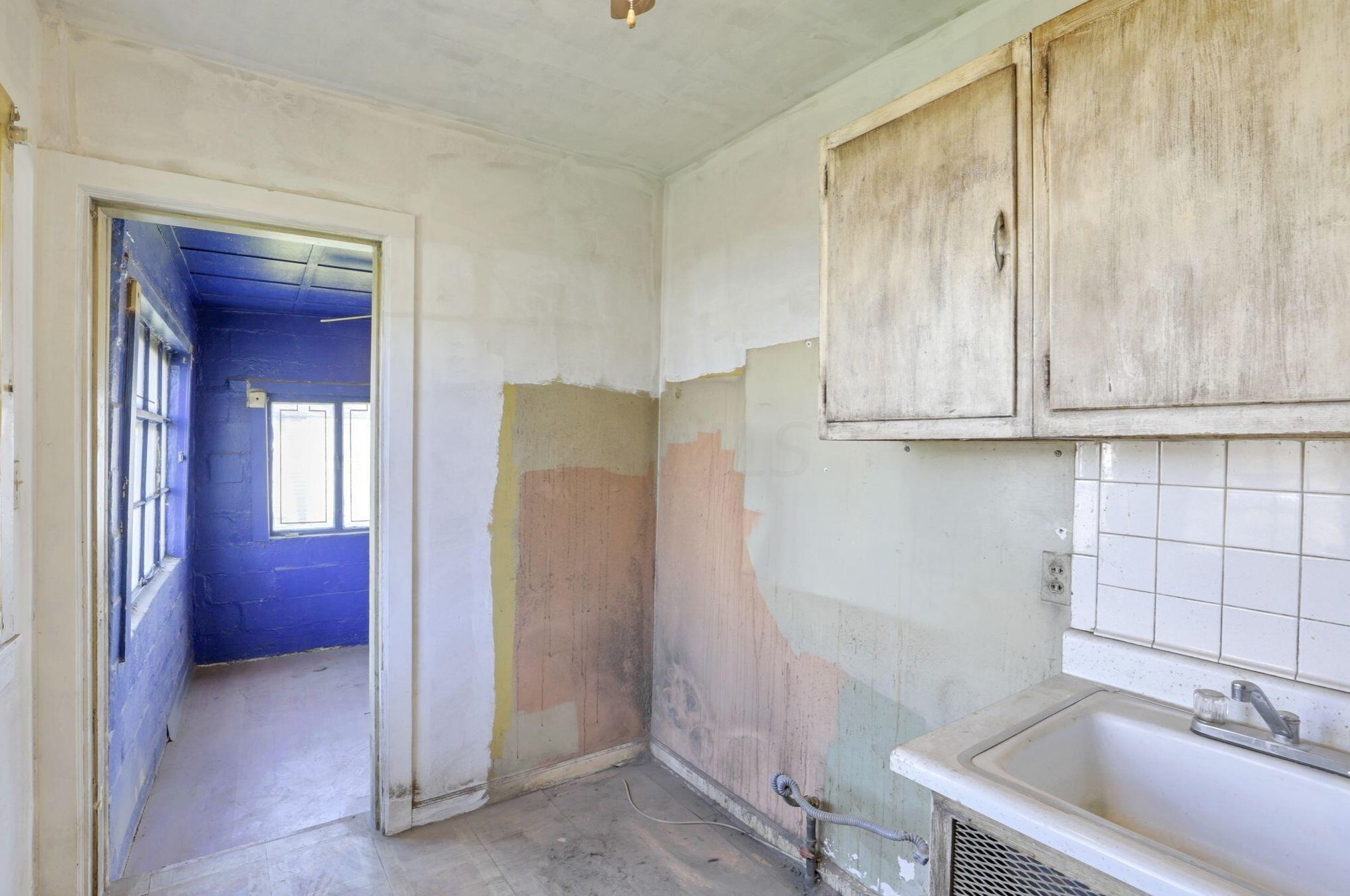 992 Thomas Ave, Columbus OH  43223-1553 exterior