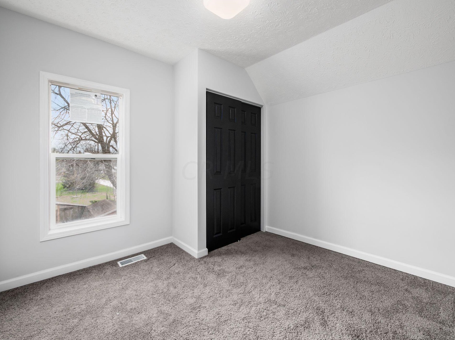 915 Chillicothe Ave, Bellefontaine OH  43311-1009 exterior