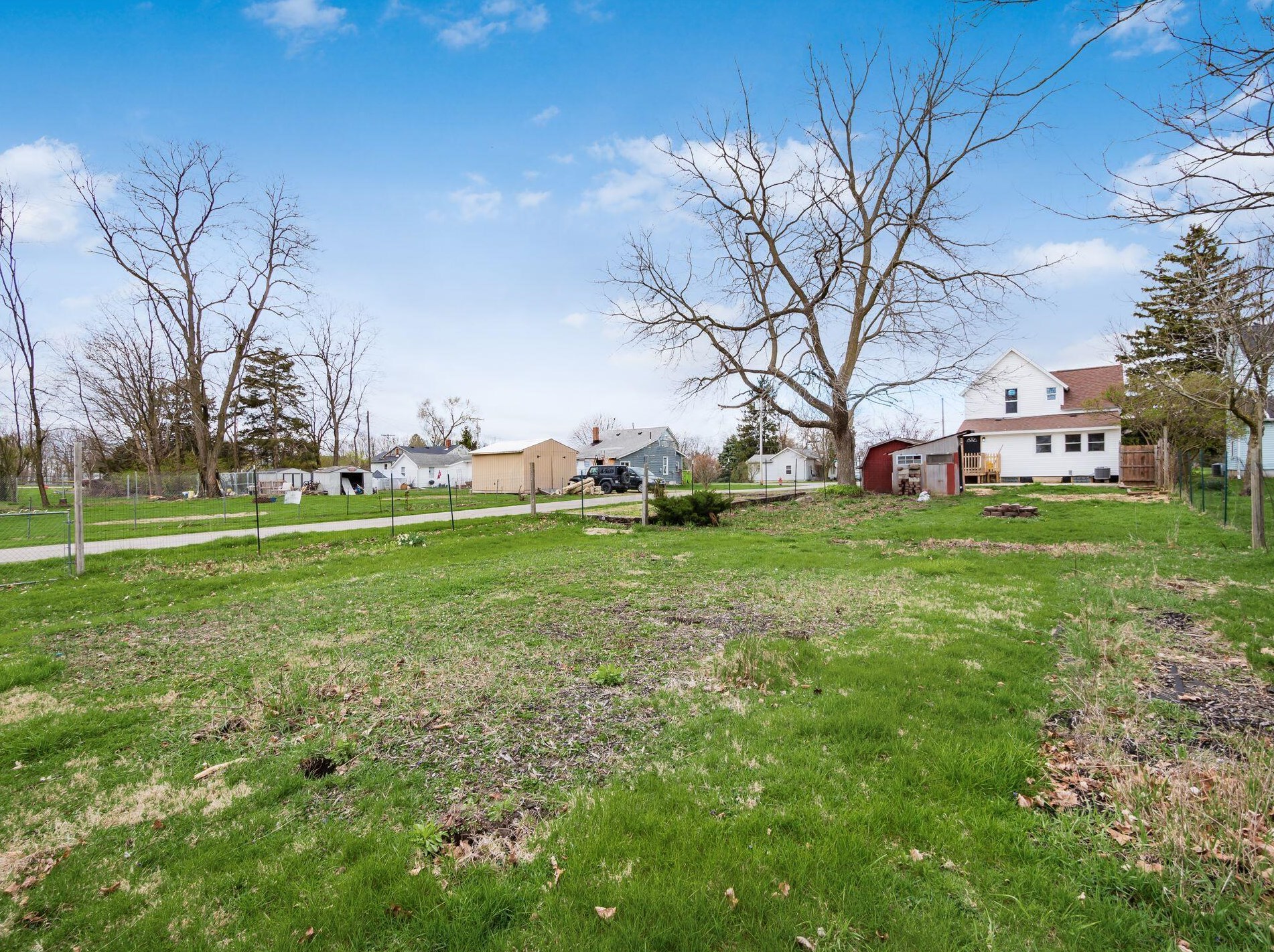 915 Chillicothe Ave, Bellefontaine OH  43311-1009 exterior