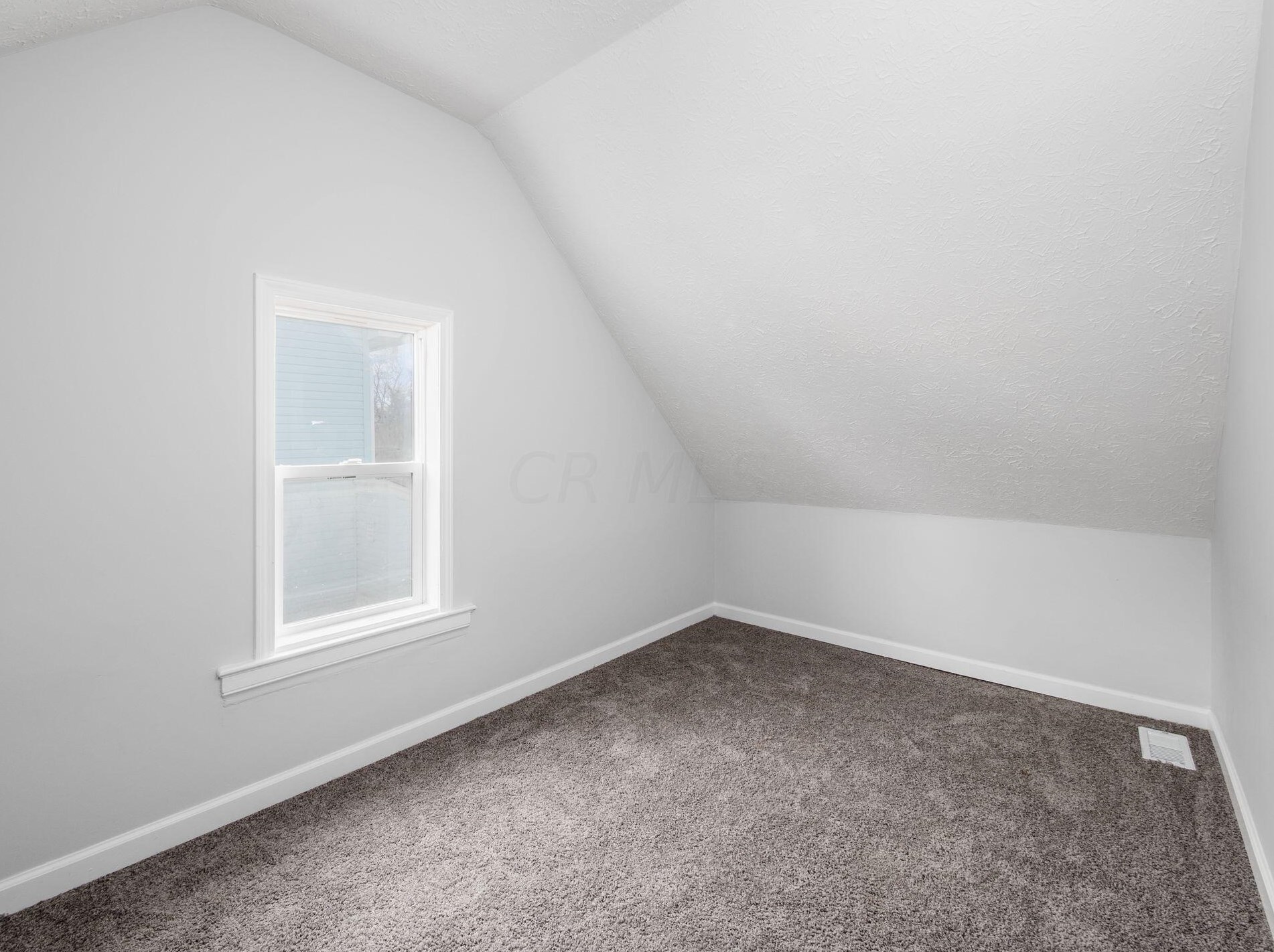 915 Chillicothe Ave, Bellefontaine OH  43311-1009 exterior