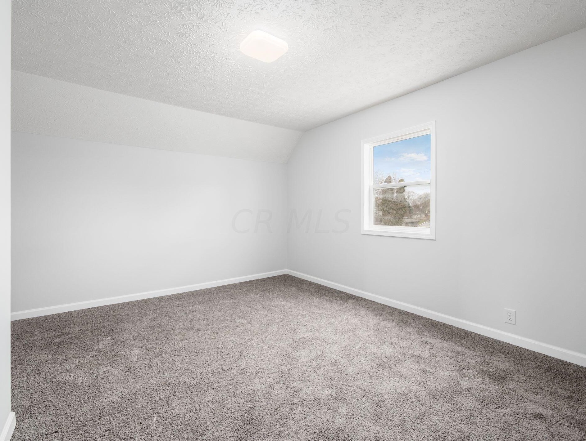 915 Chillicothe Ave, Bellefontaine OH  43311-1009 exterior