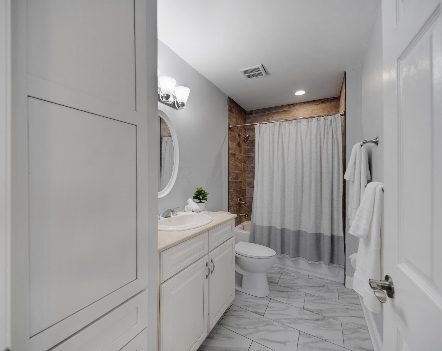 1603 Harvard Ave, Columbus OH 43203-1251 exterior