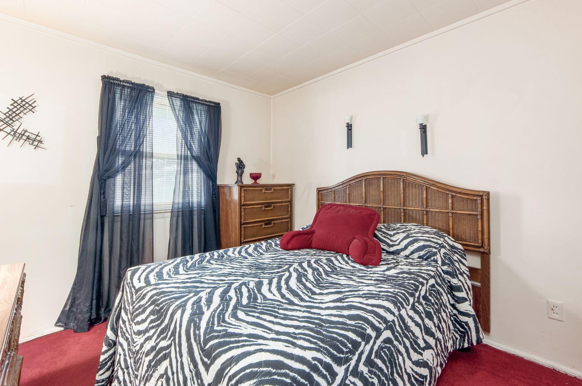 1631 Burley Dr, Columbus OH  43207-2705 exterior