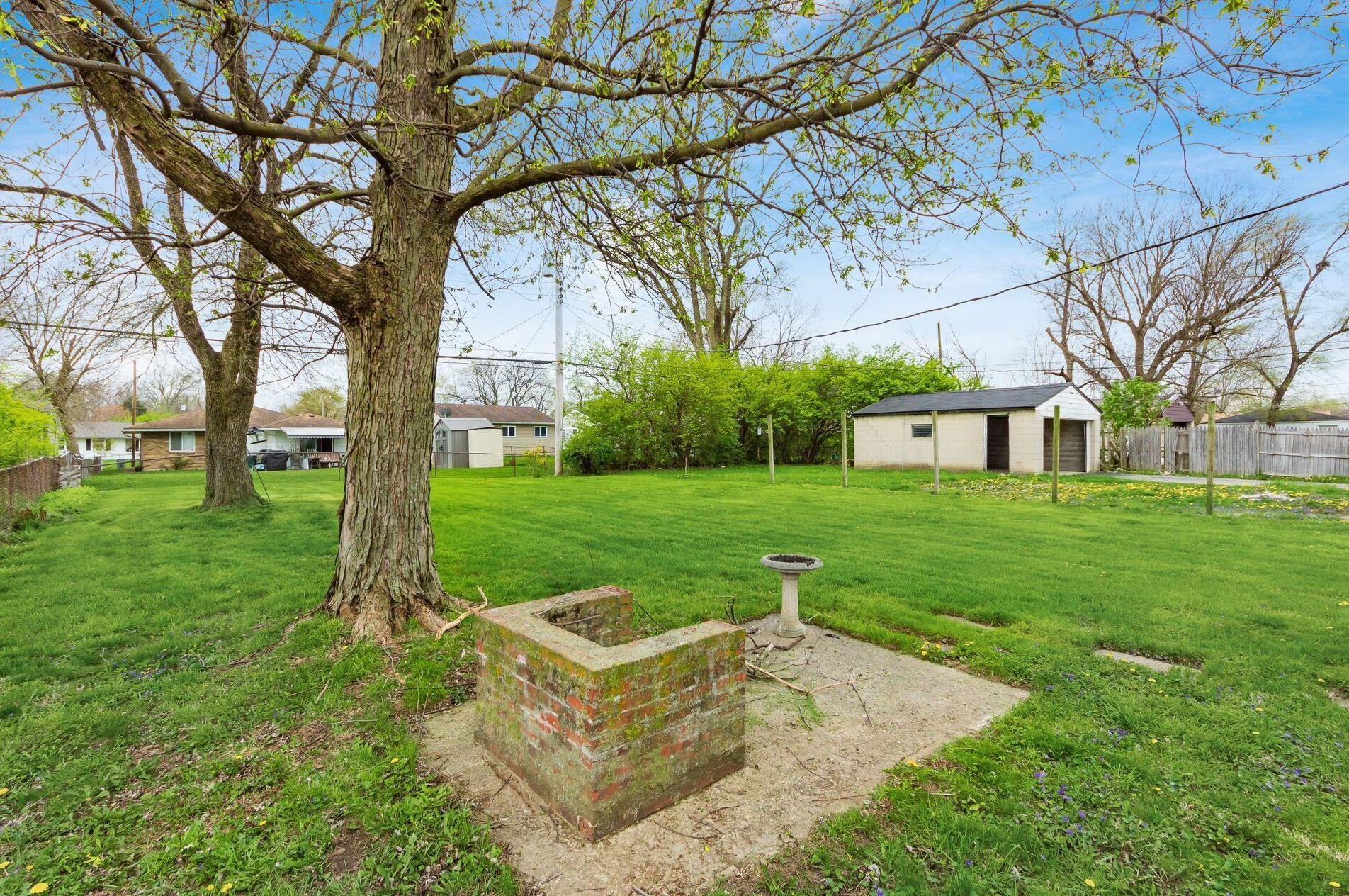 1631 Burley Dr, Columbus OH  43207-2705 exterior