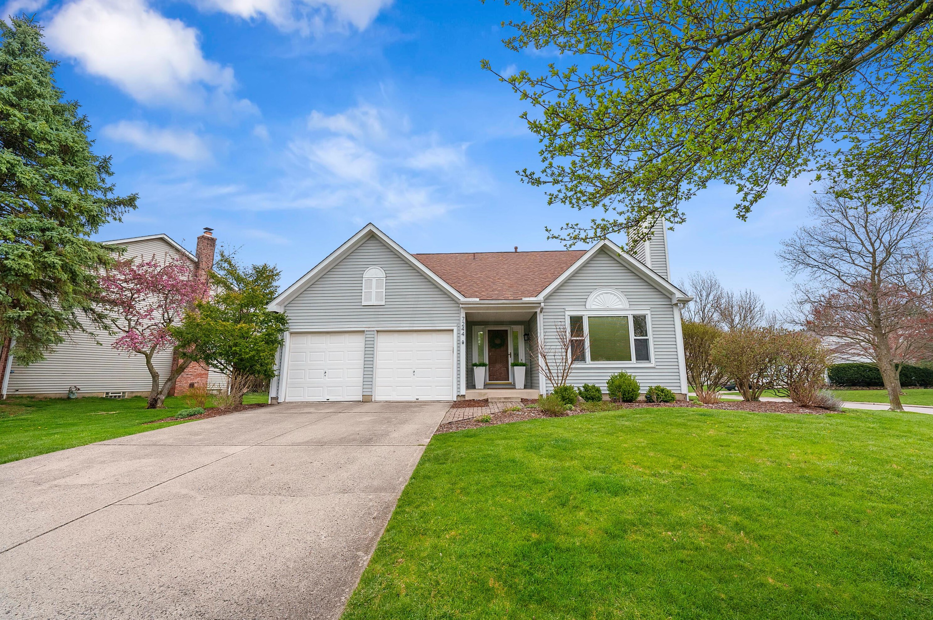 7244 Hopewell Ct, Dublin OH  43017-2899 exterior