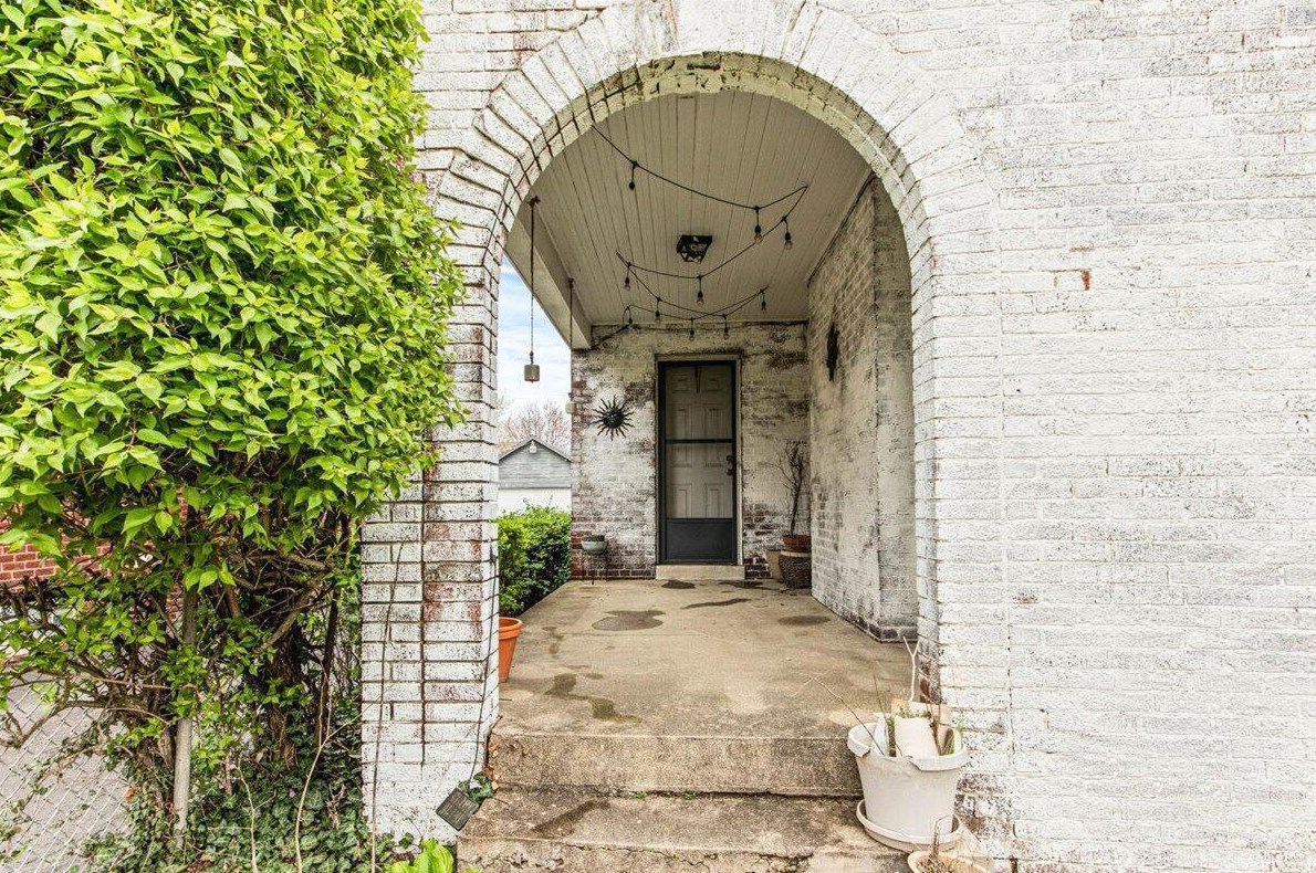 970 Kelton Ave, Columbus OH  43206-1736 exterior