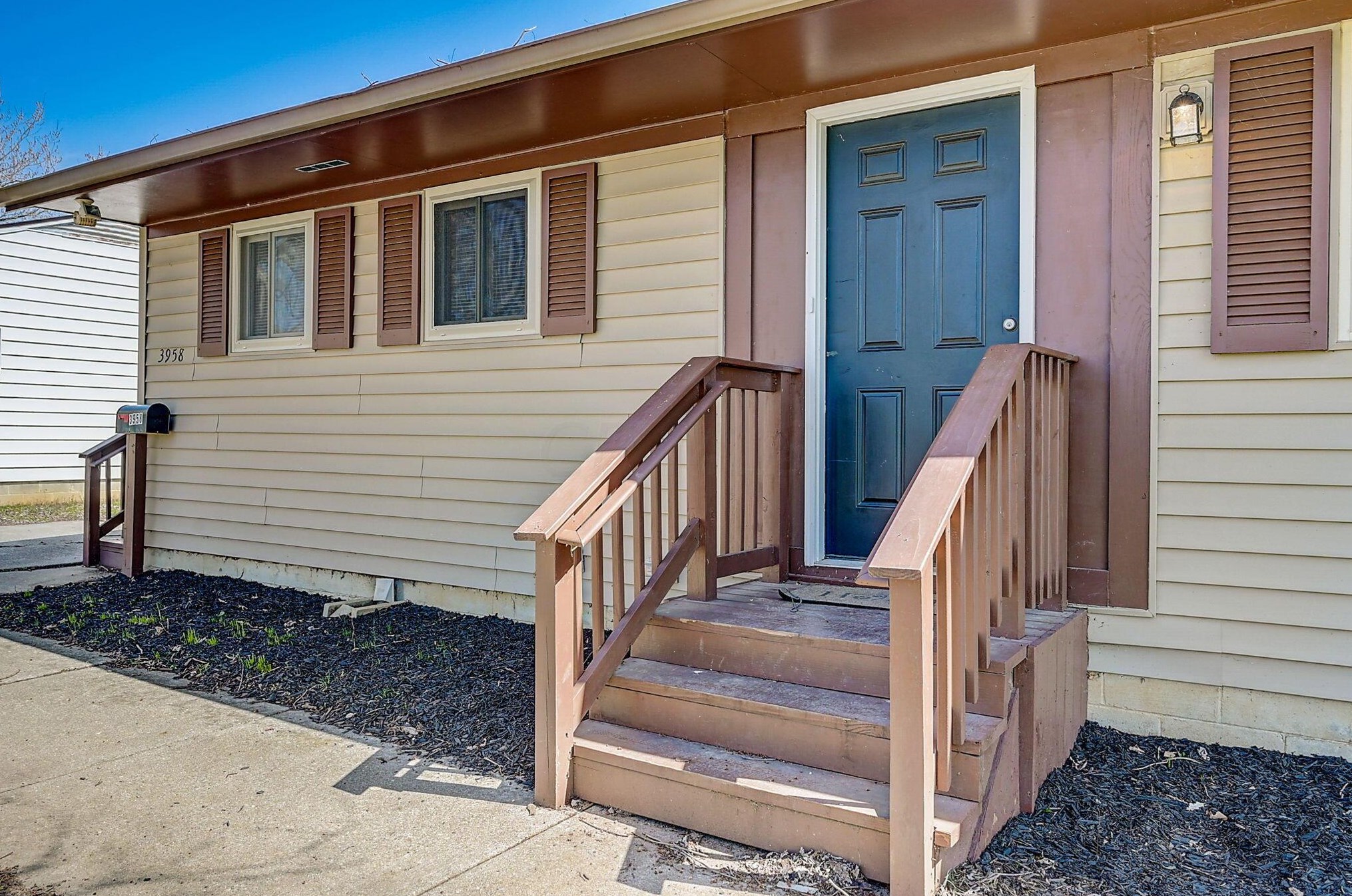 3958 Signal Dr, Columbus OH 43232-6381 exterior