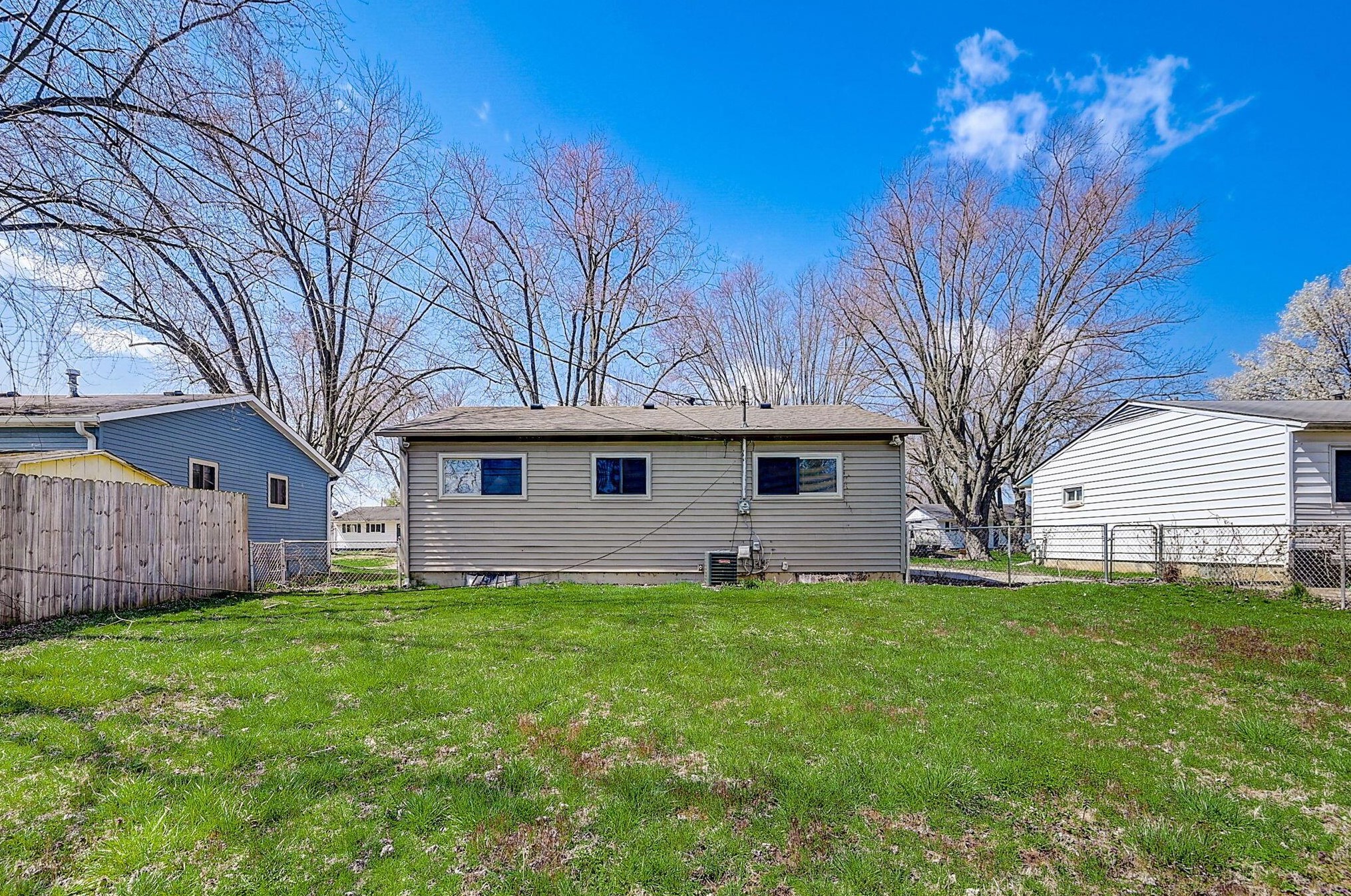 3958 Signal Dr, Columbus OH 43232-6381 exterior