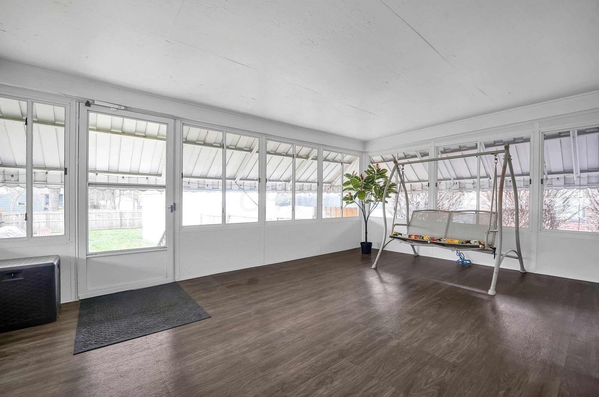 143 Mayfair Blvd, Columbus OH  43213-1610 exterior