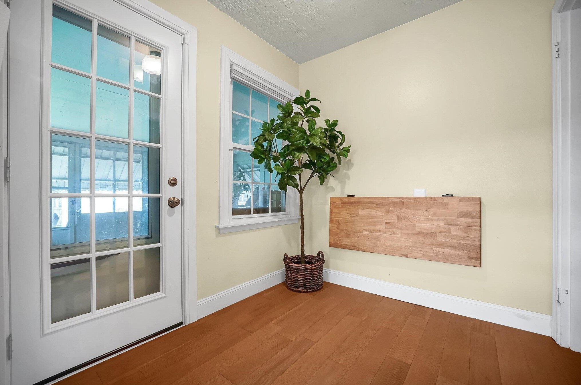 143 Mayfair Blvd, Columbus OH  43213-1610 exterior