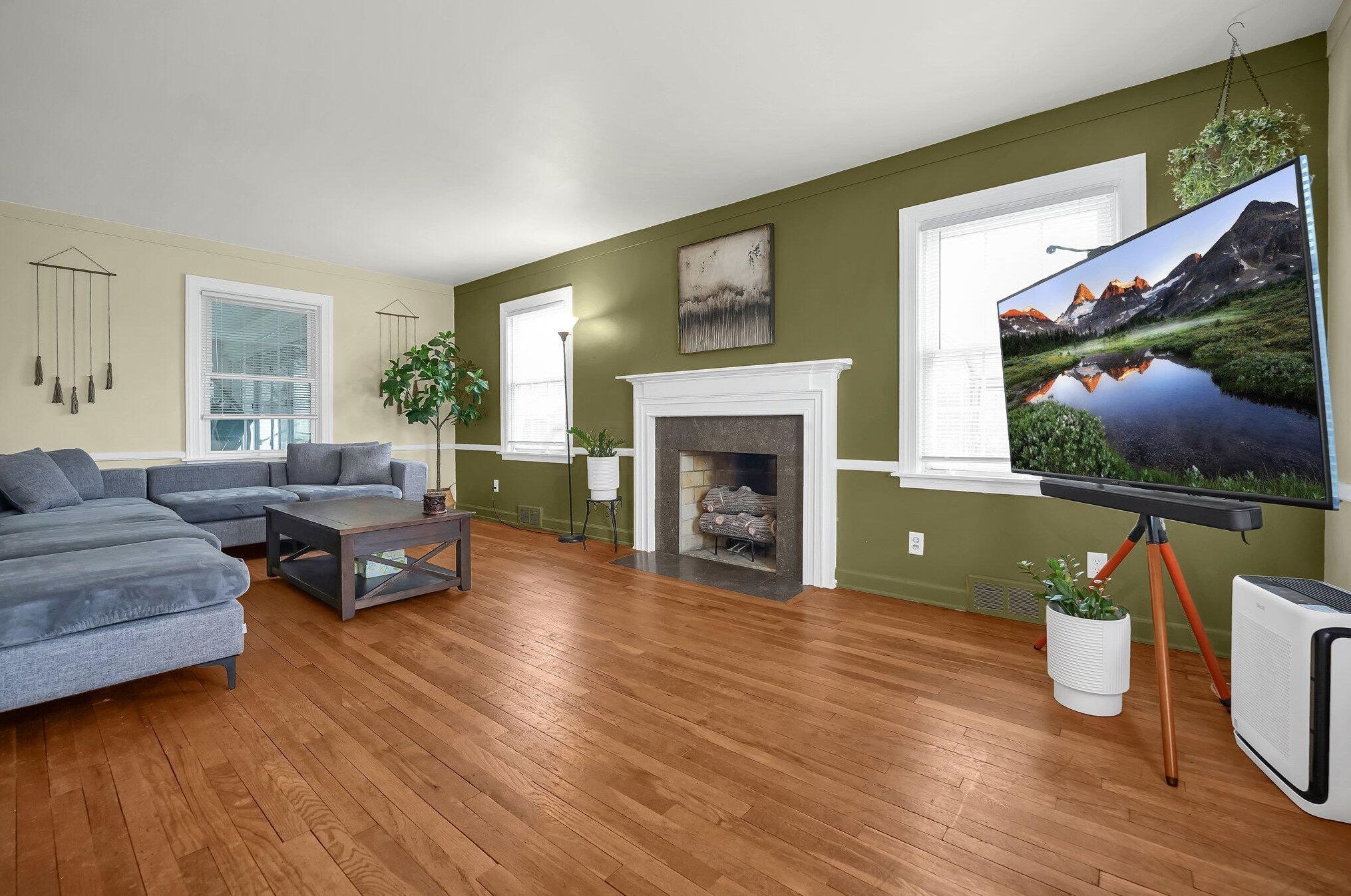 143 Mayfair Blvd, Columbus OH  43213-1610 exterior