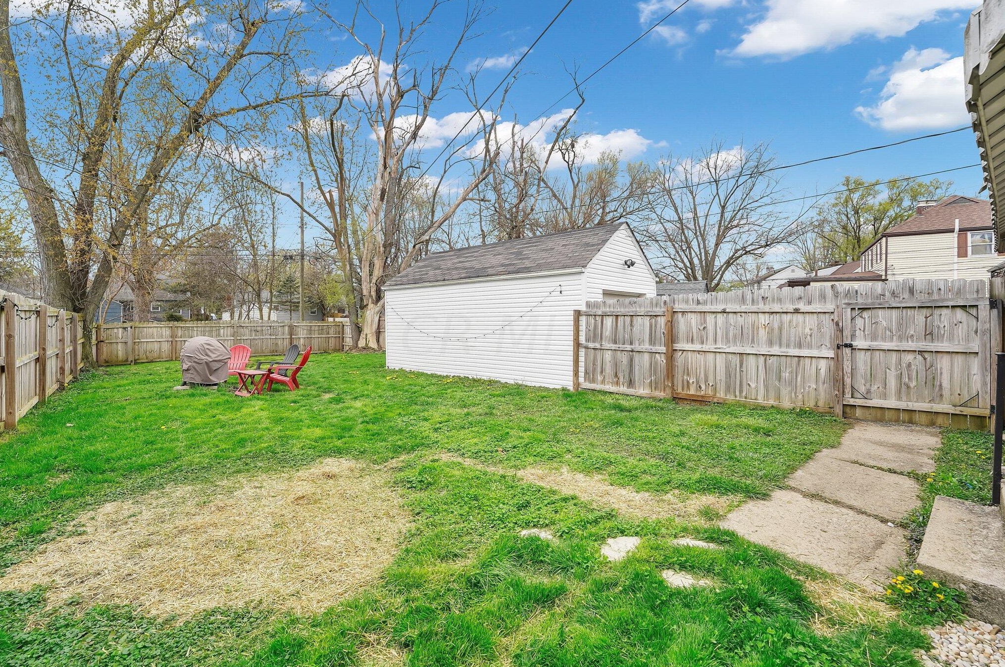 143 Mayfair Blvd, Columbus OH  43213-1610 exterior