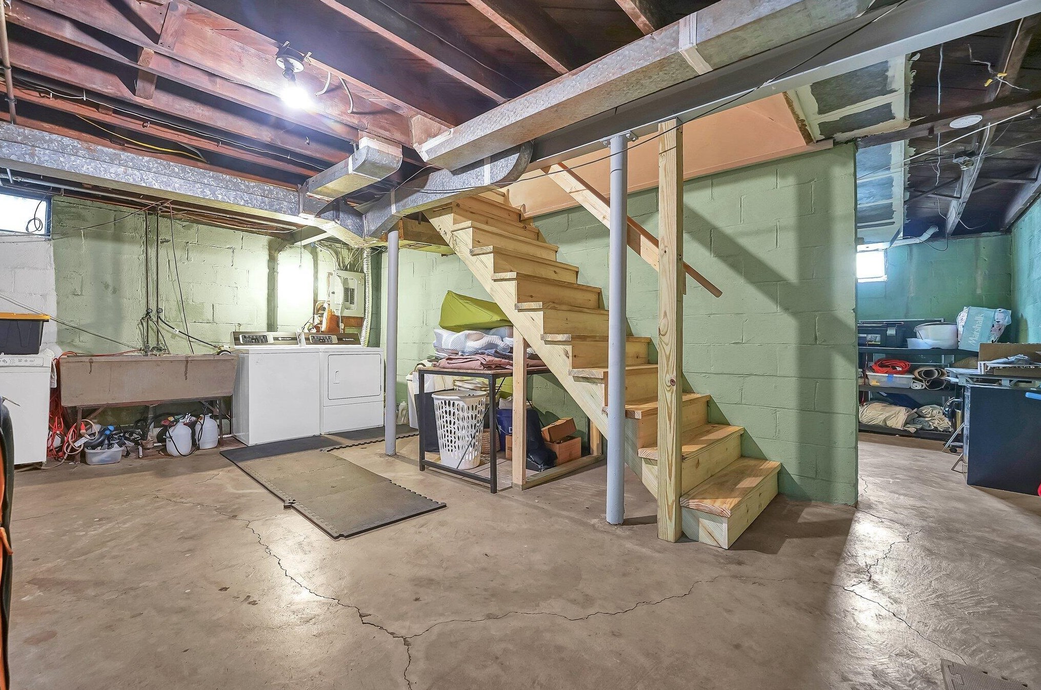 143 Mayfair Blvd, Columbus OH  43213-1610 exterior