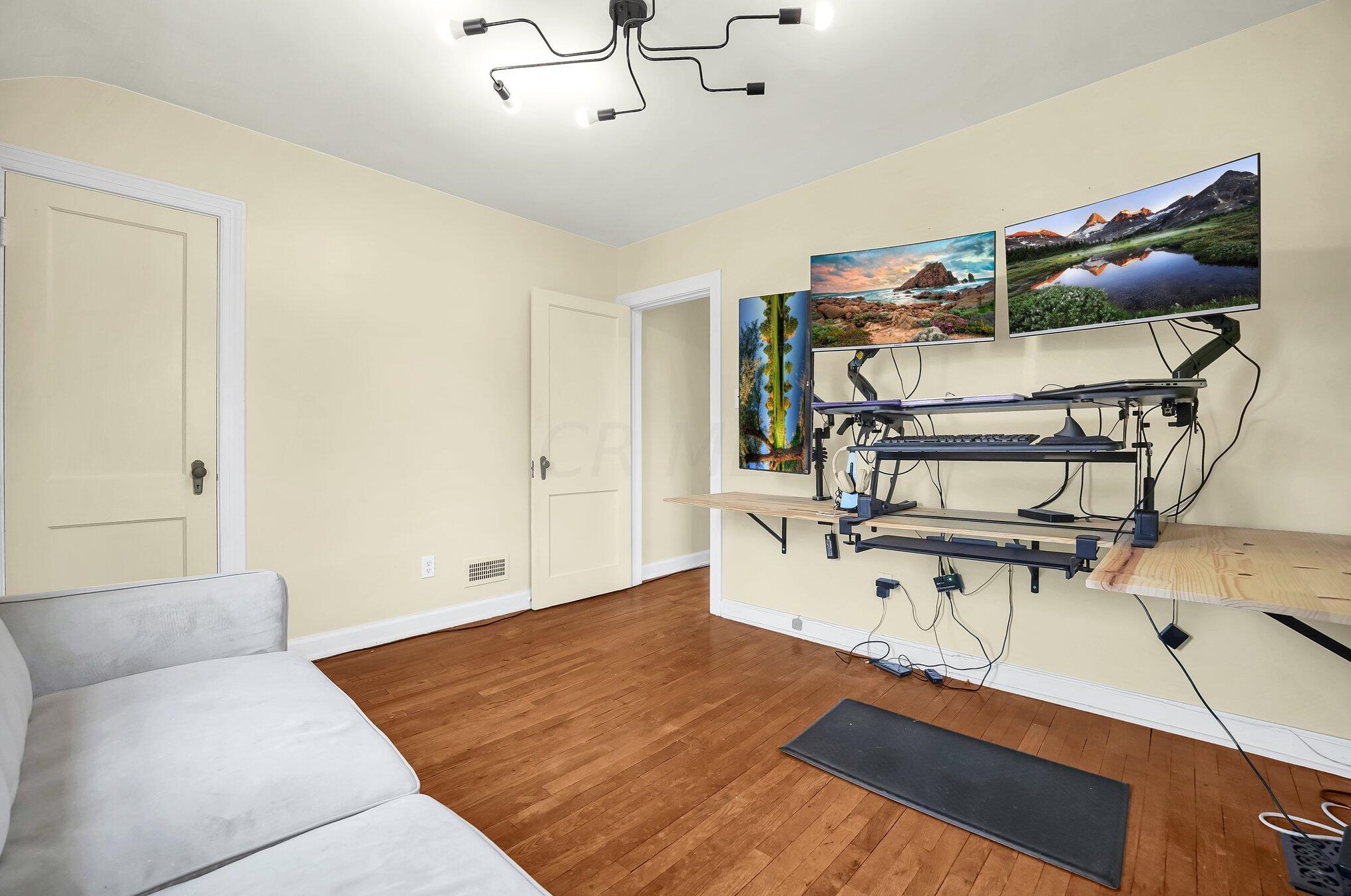 143 Mayfair Blvd, Columbus OH  43213-1610 exterior