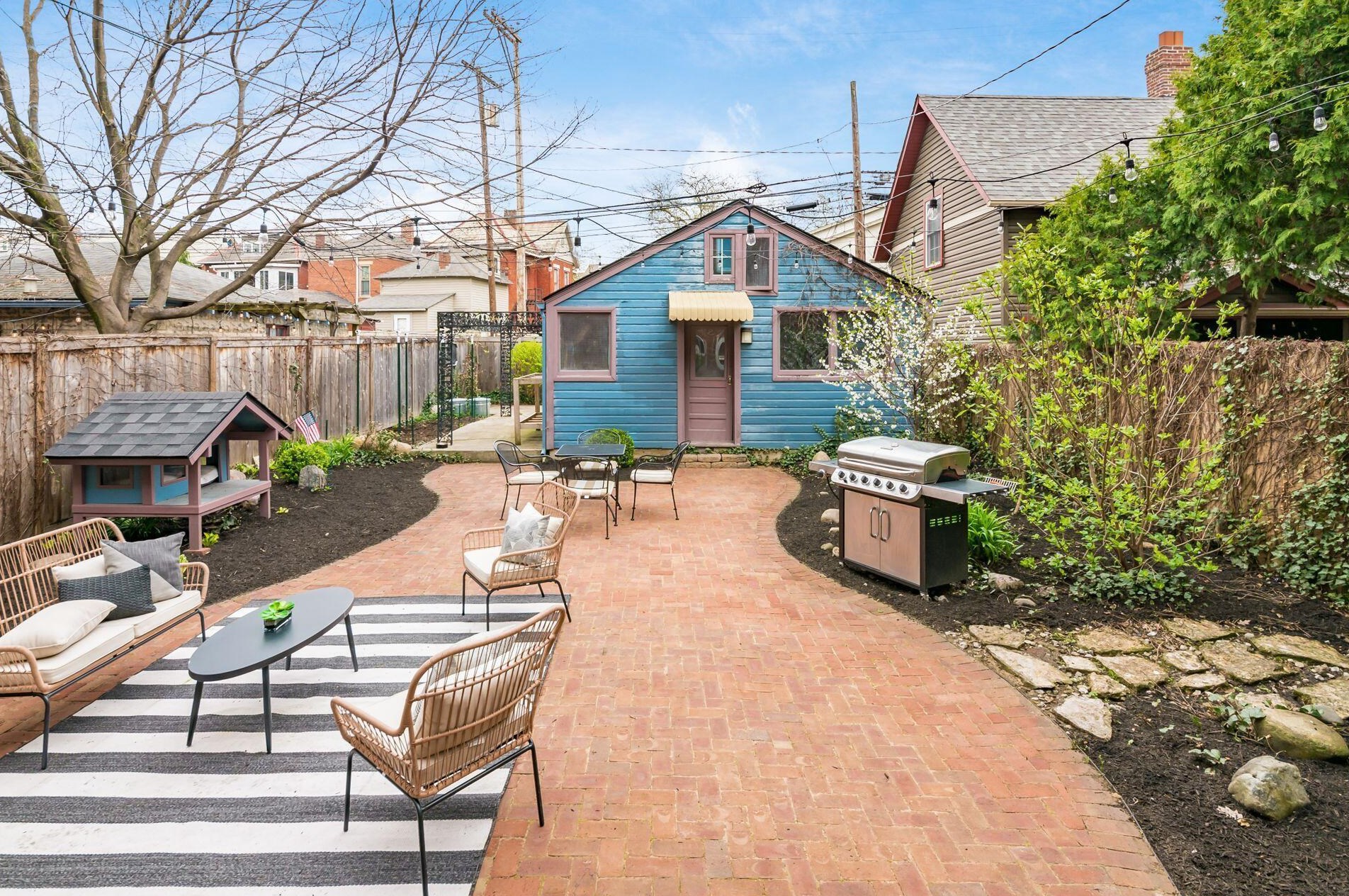 1294 Neil Ave, Columbus OH  43201-3122 exterior