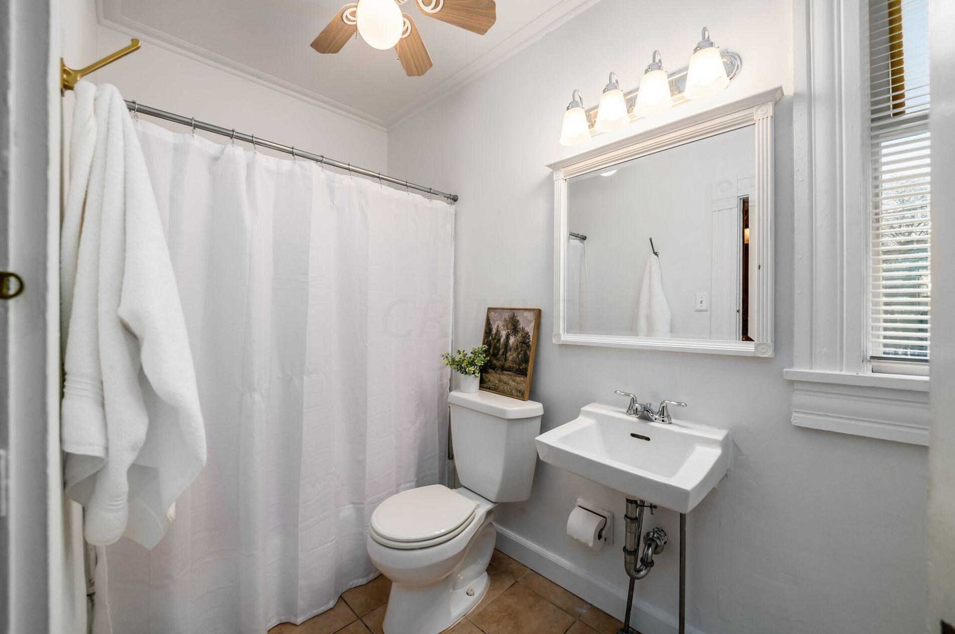 1294 Neil Ave, Columbus OH  43201-3122 exterior