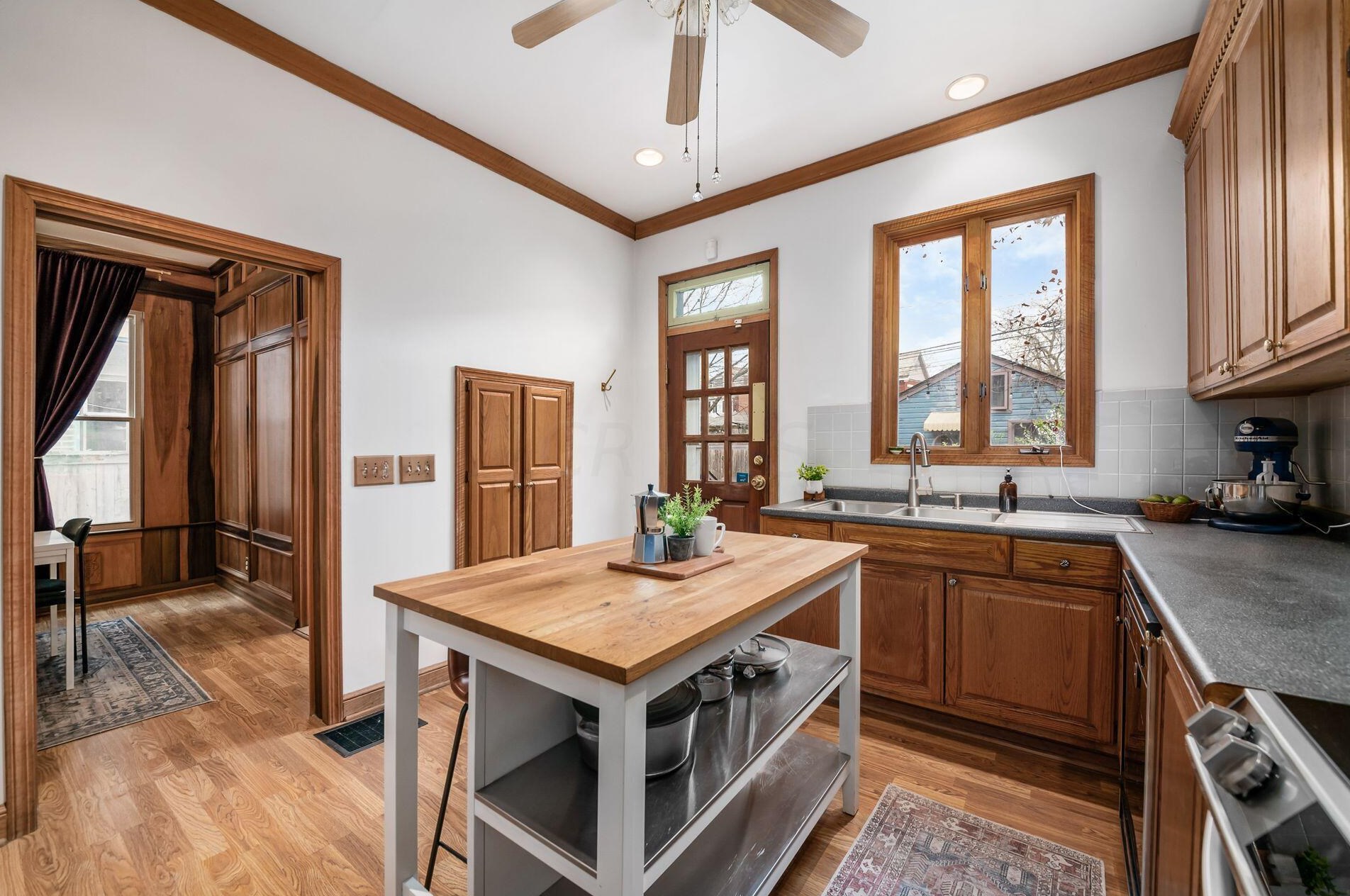 1294 Neil Ave, Columbus OH  43201-3122 exterior