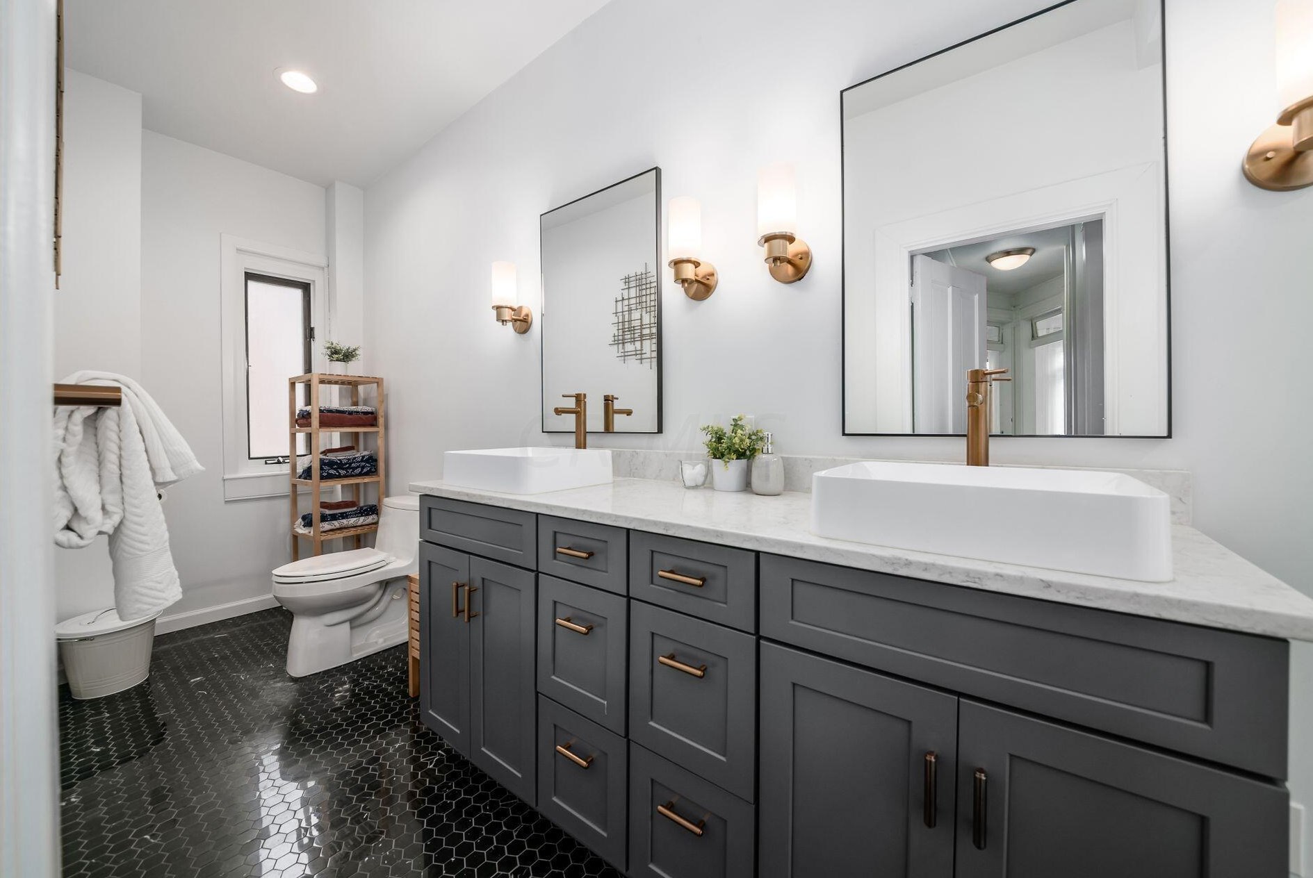 1294 Neil Ave, Columbus OH  43201-3122 exterior