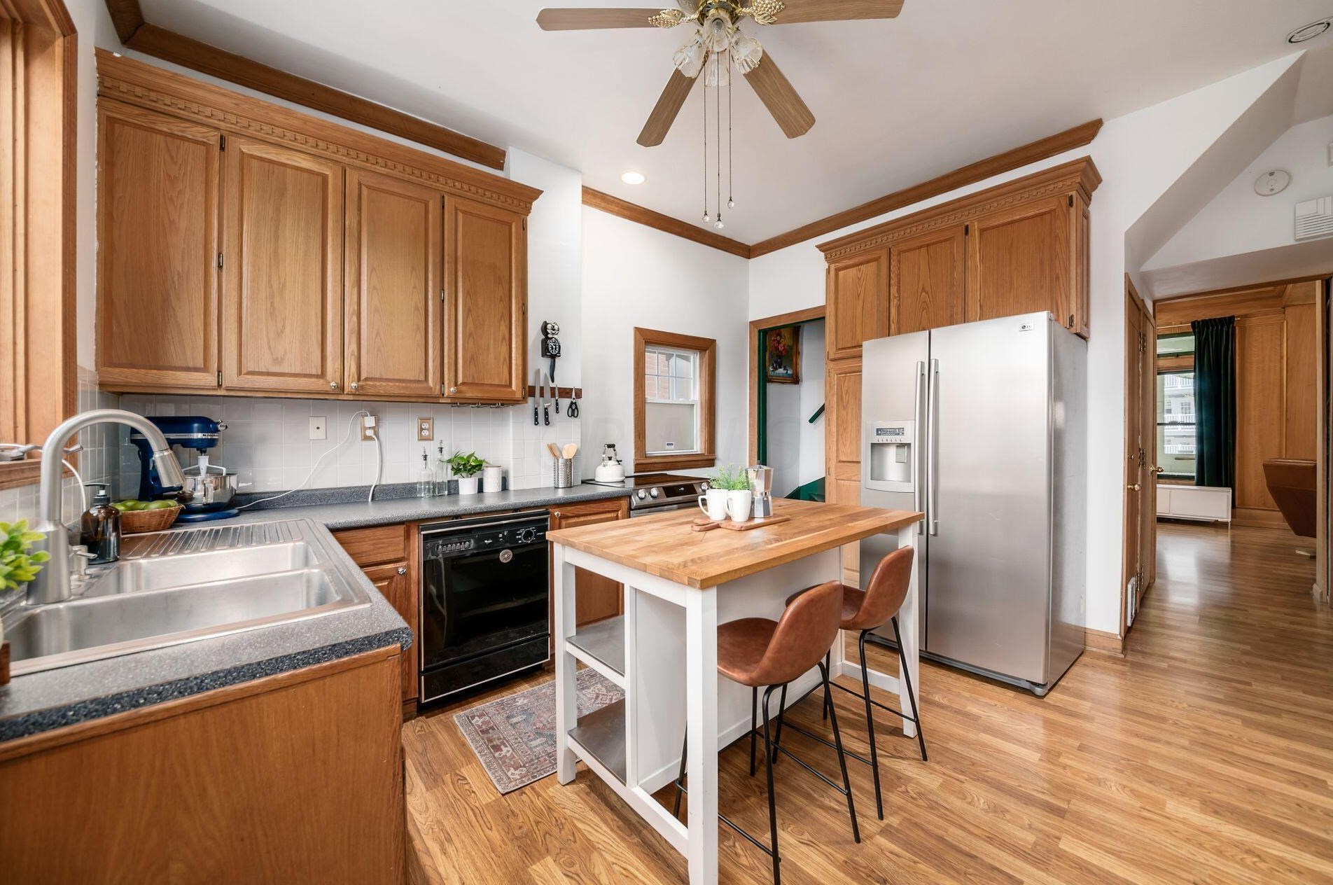 1294 Neil Ave, Columbus OH  43201-3122 exterior