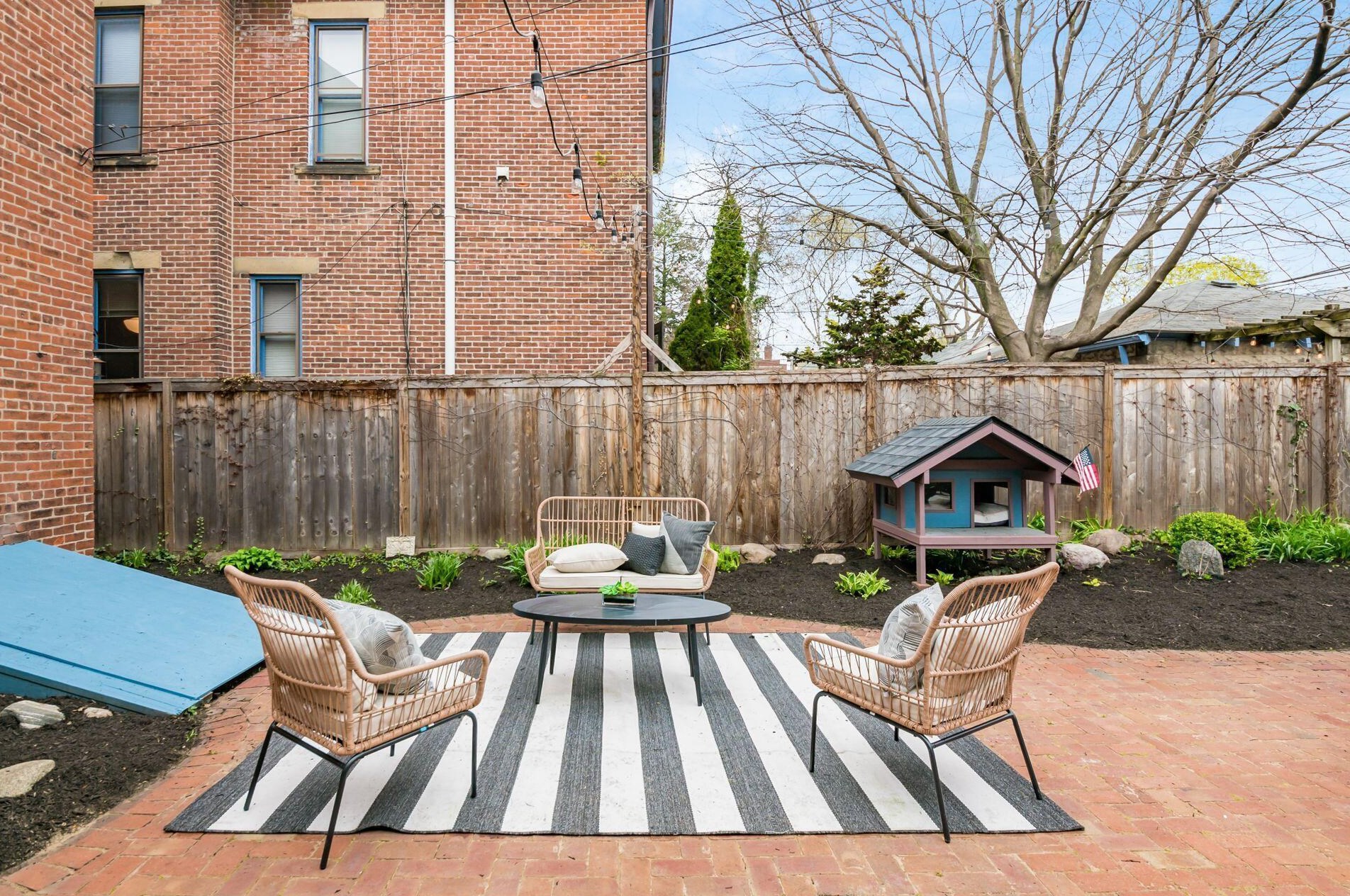 1294 Neil Ave, Columbus OH  43201-3122 exterior