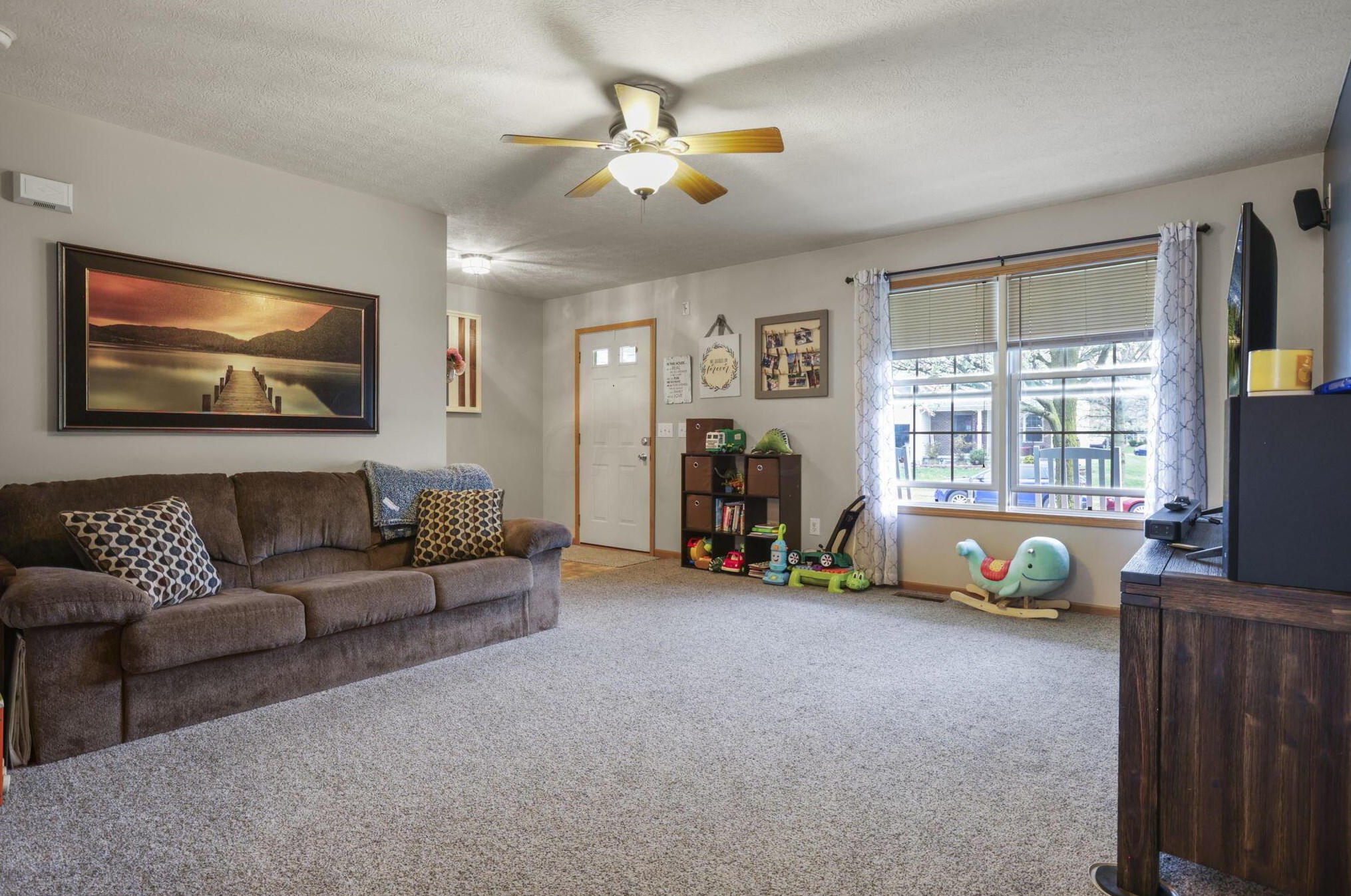 954 Tenbrook Pl, Columbus OH  43228-6386 exterior