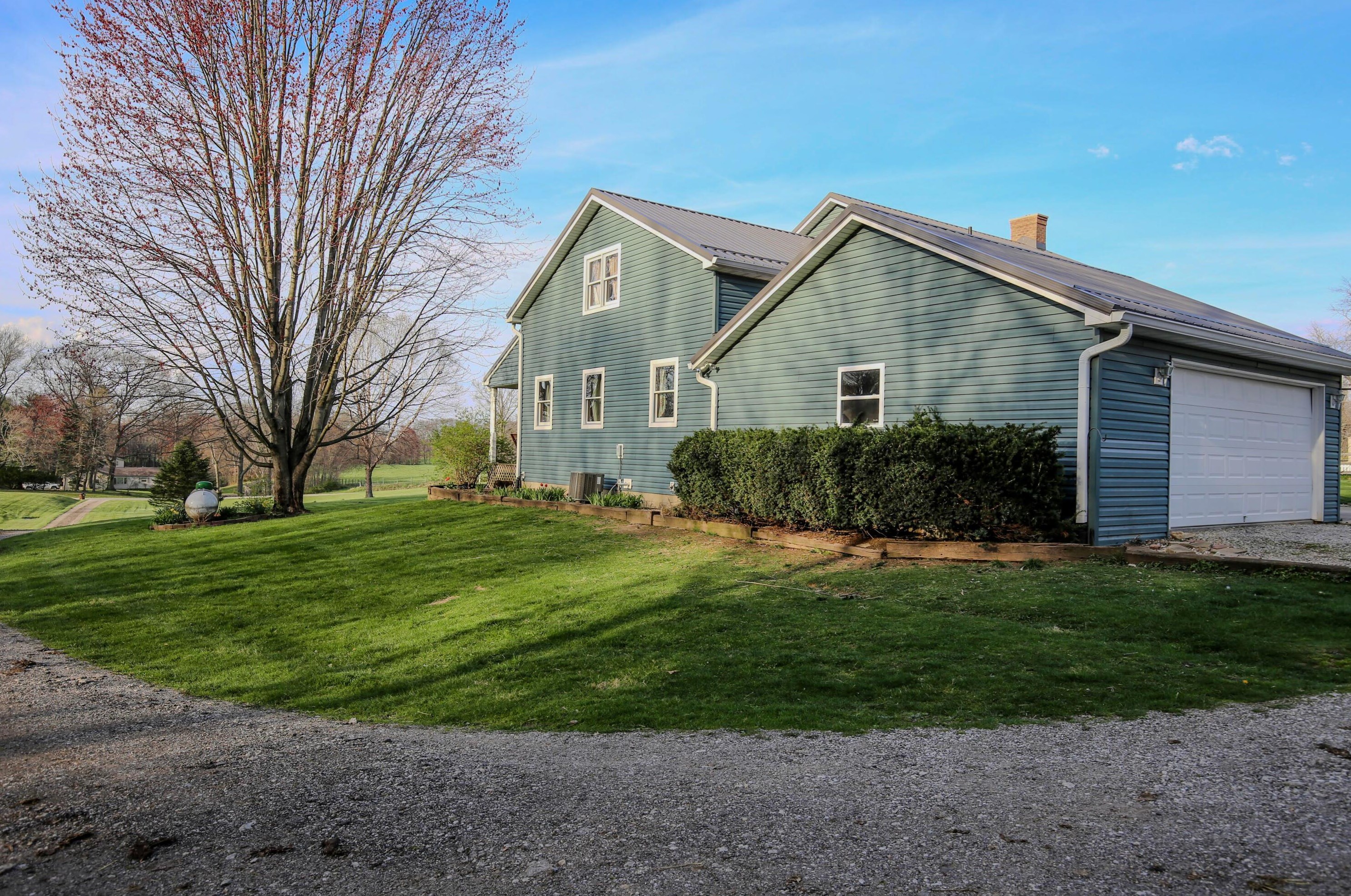 562 Stump Holw Rd, Lancaster OH 43130-9036 exterior