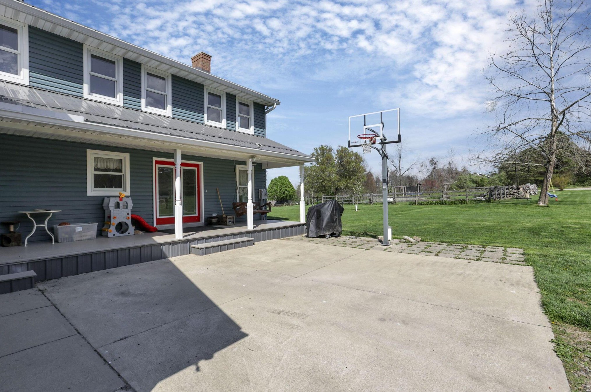 562 Stump Holw Rd, Lancaster OH 43130-9036 exterior