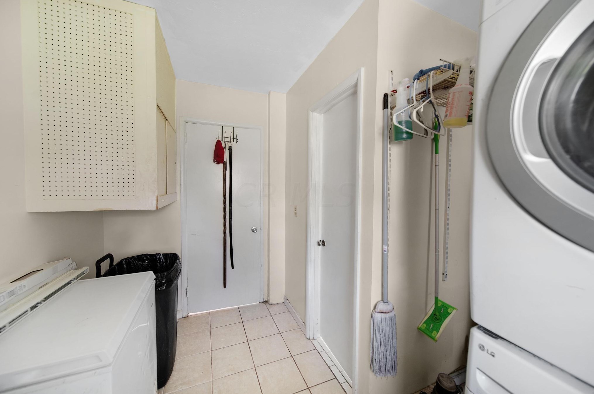 367 Weymouth Ln, Columbus OH  43228-1333 exterior