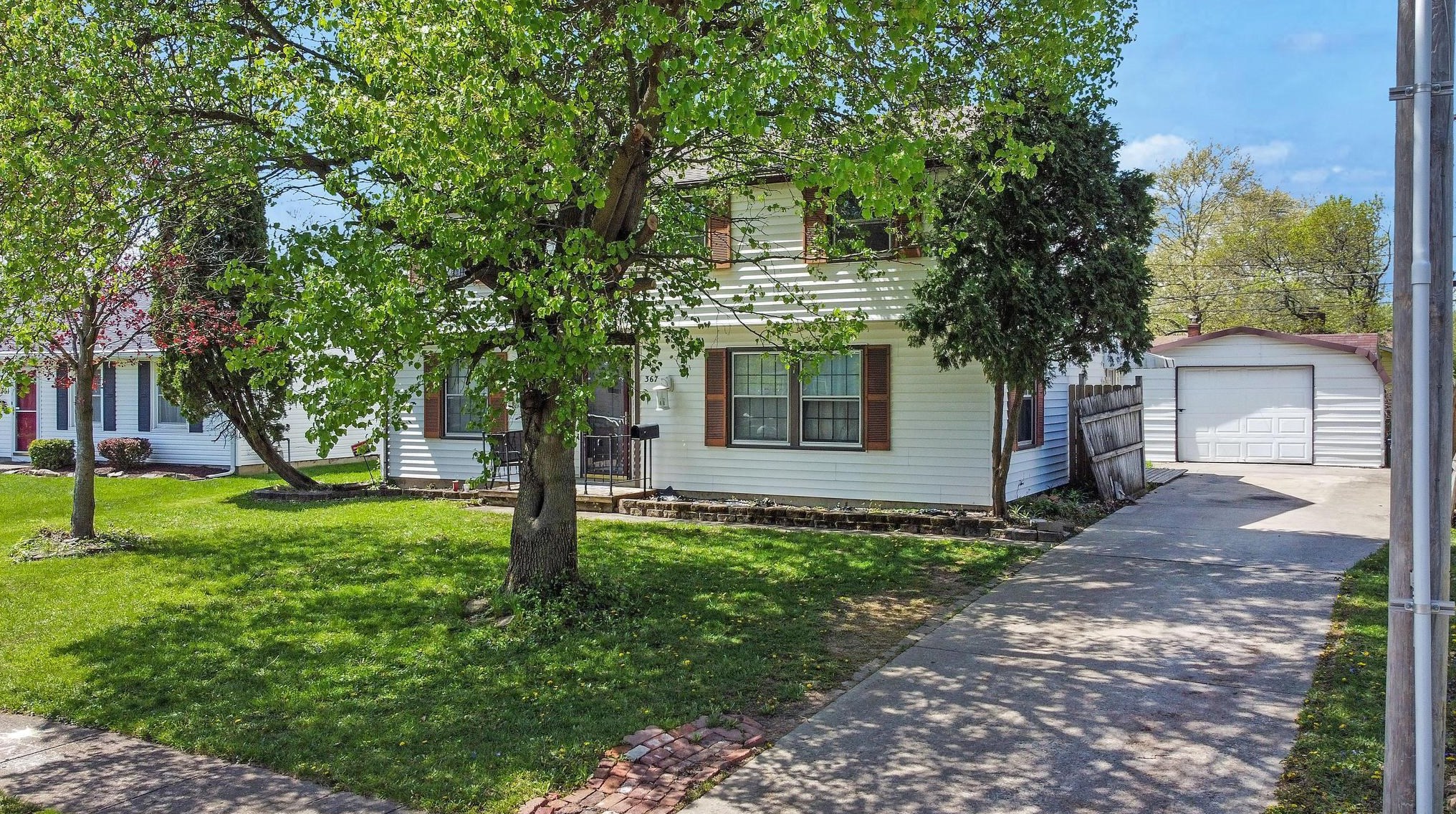 367 Weymouth Ln, Columbus OH  43228-1333 exterior