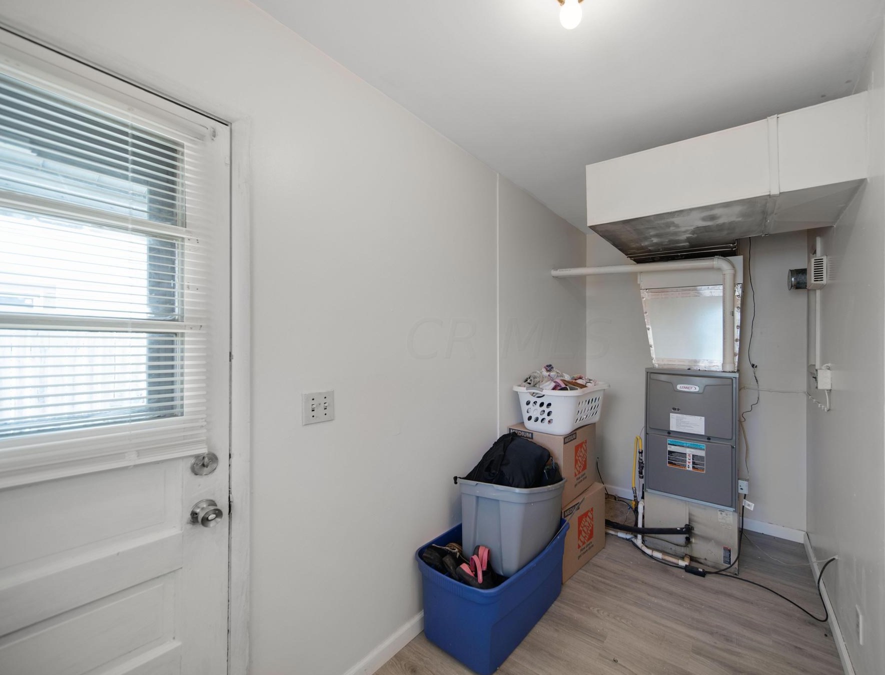 367 Weymouth Ln, Columbus OH  43228-1333 exterior