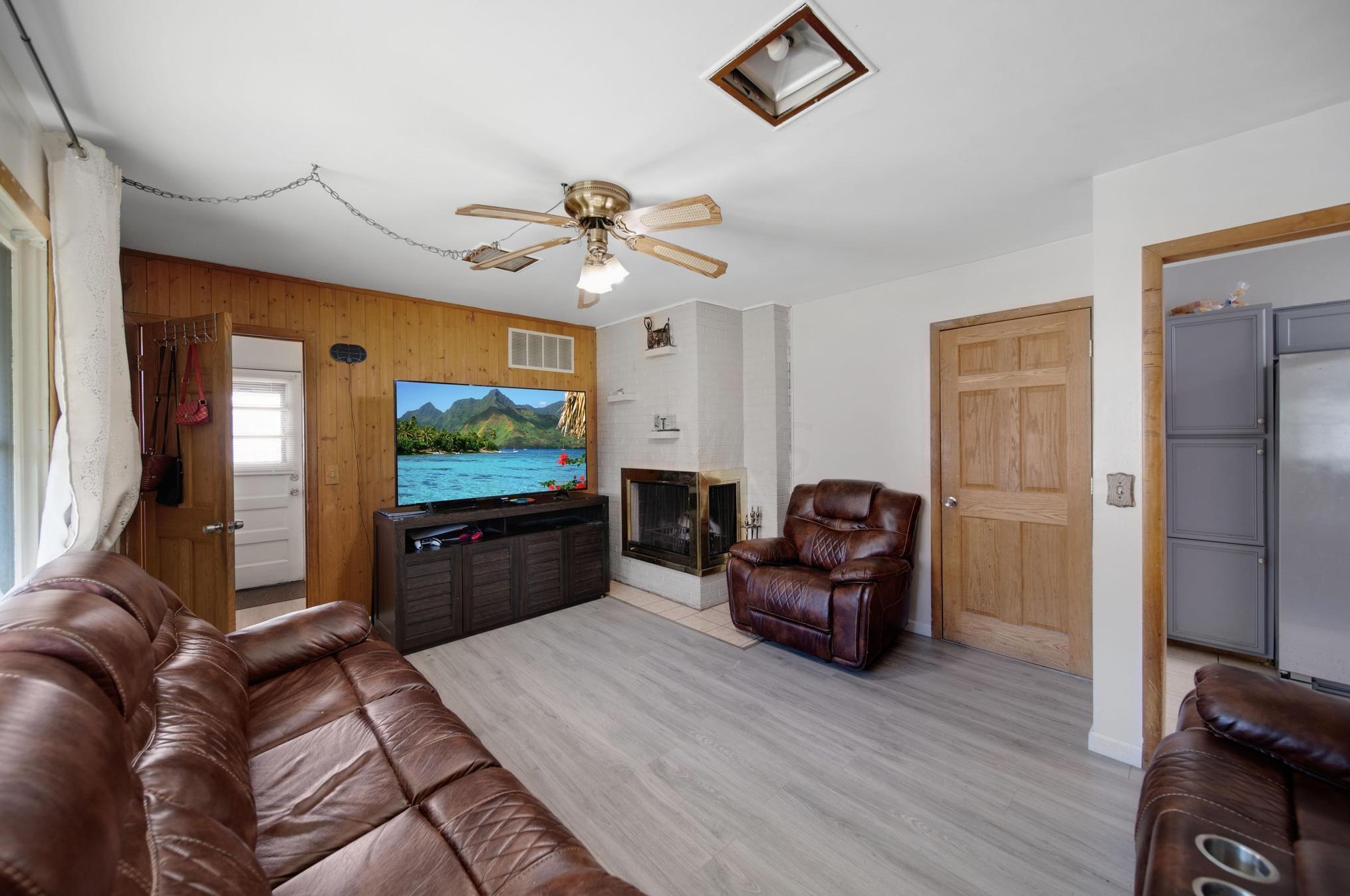 367 Weymouth Ln, Columbus OH  43228-1333 exterior