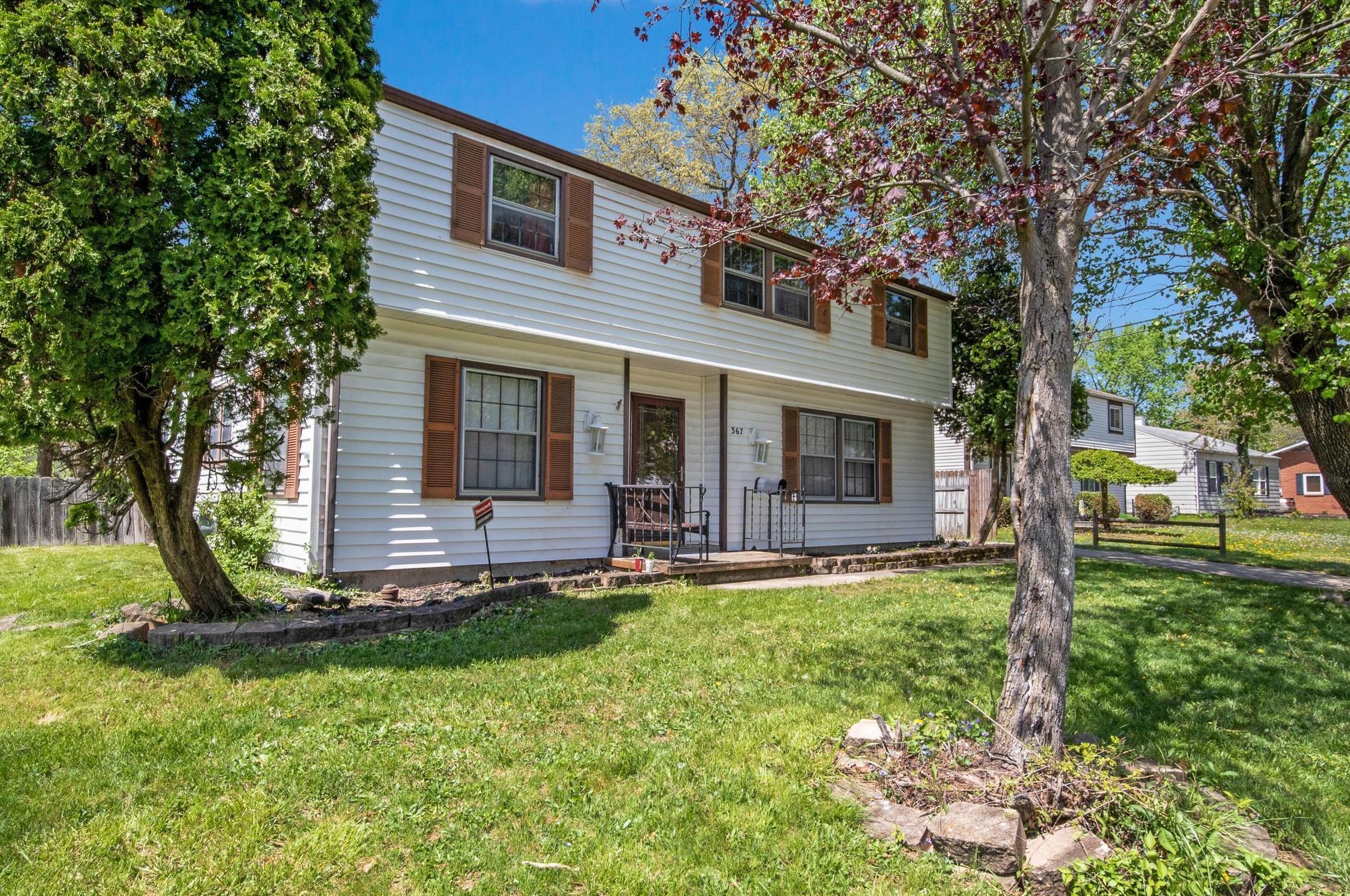 367 Weymouth Ln, Columbus OH  43228-1333 exterior