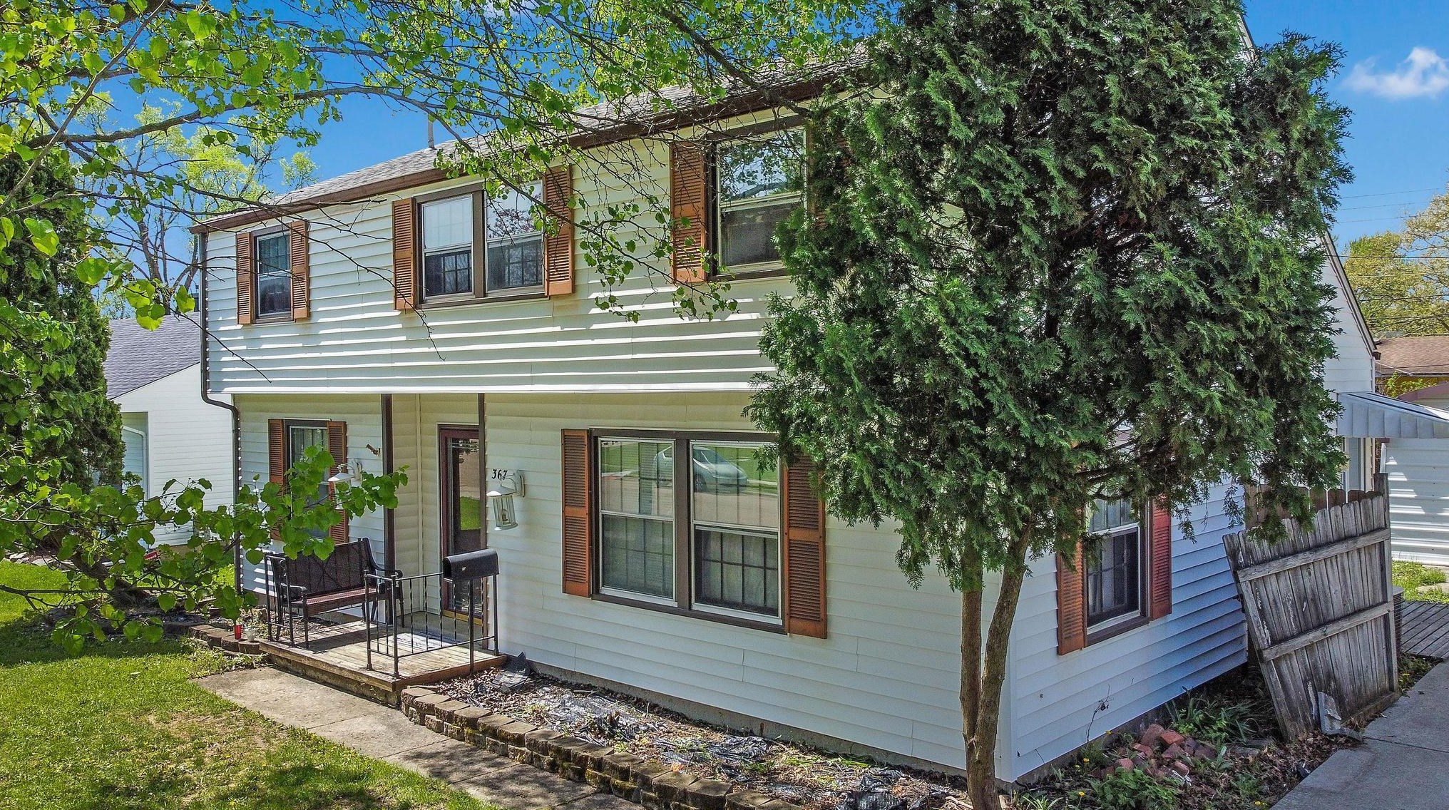 367 Weymouth Ln, Columbus OH  43228-1333 exterior